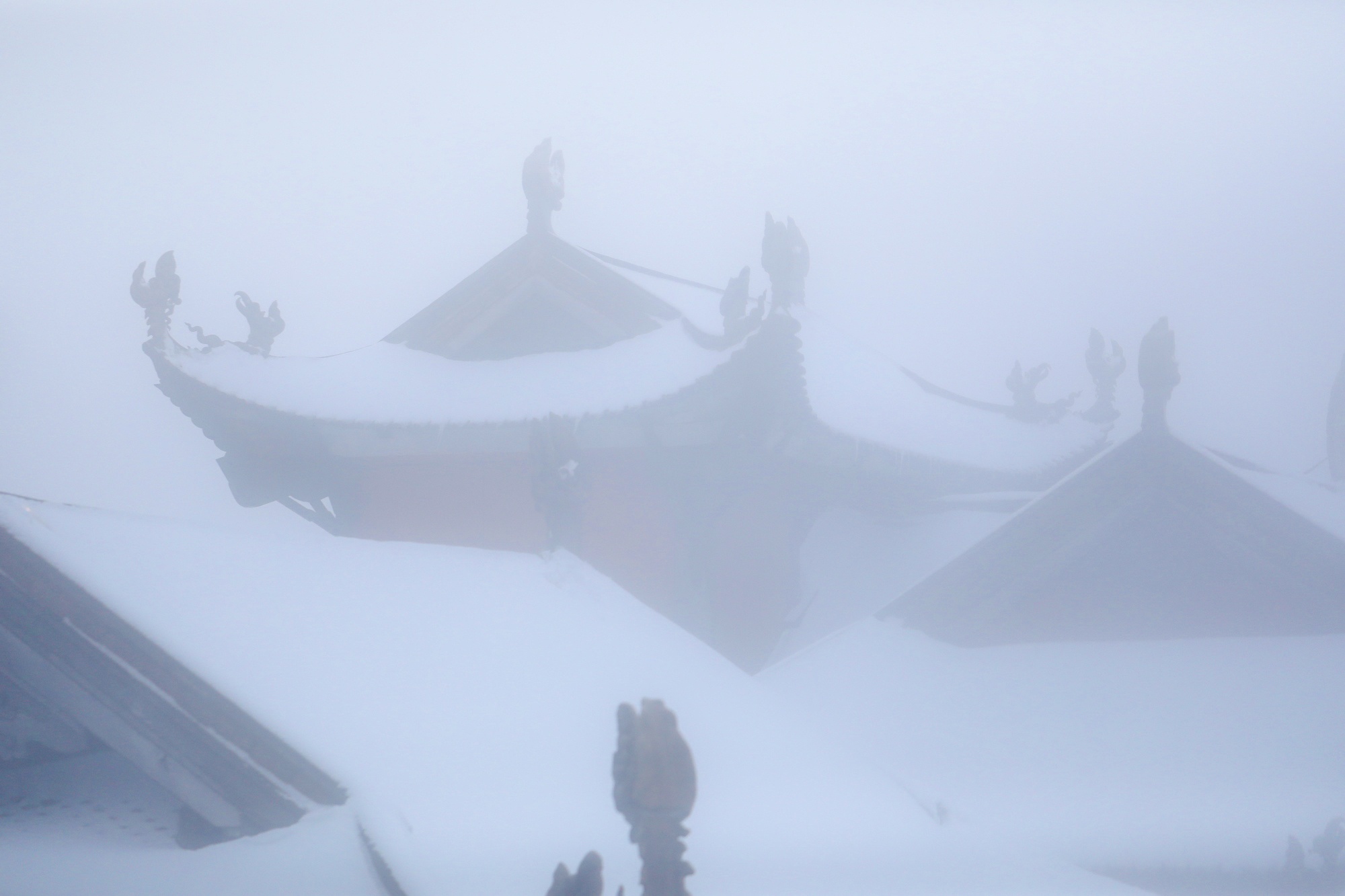 tuyet roi thu hut du khach len dinh Fansipan anh 20