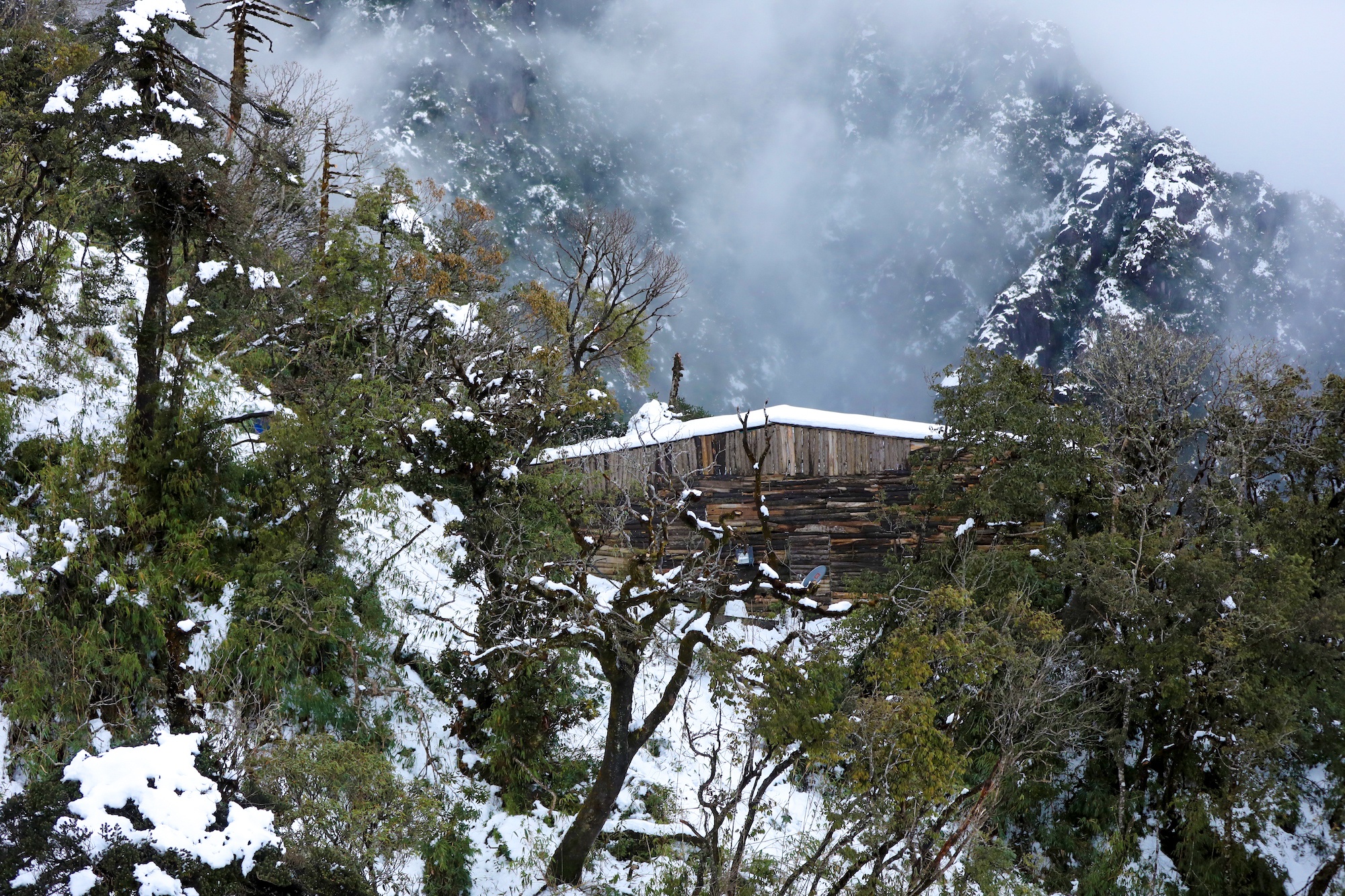 tuyet roi thu hut du khach len dinh Fansipan anh 29