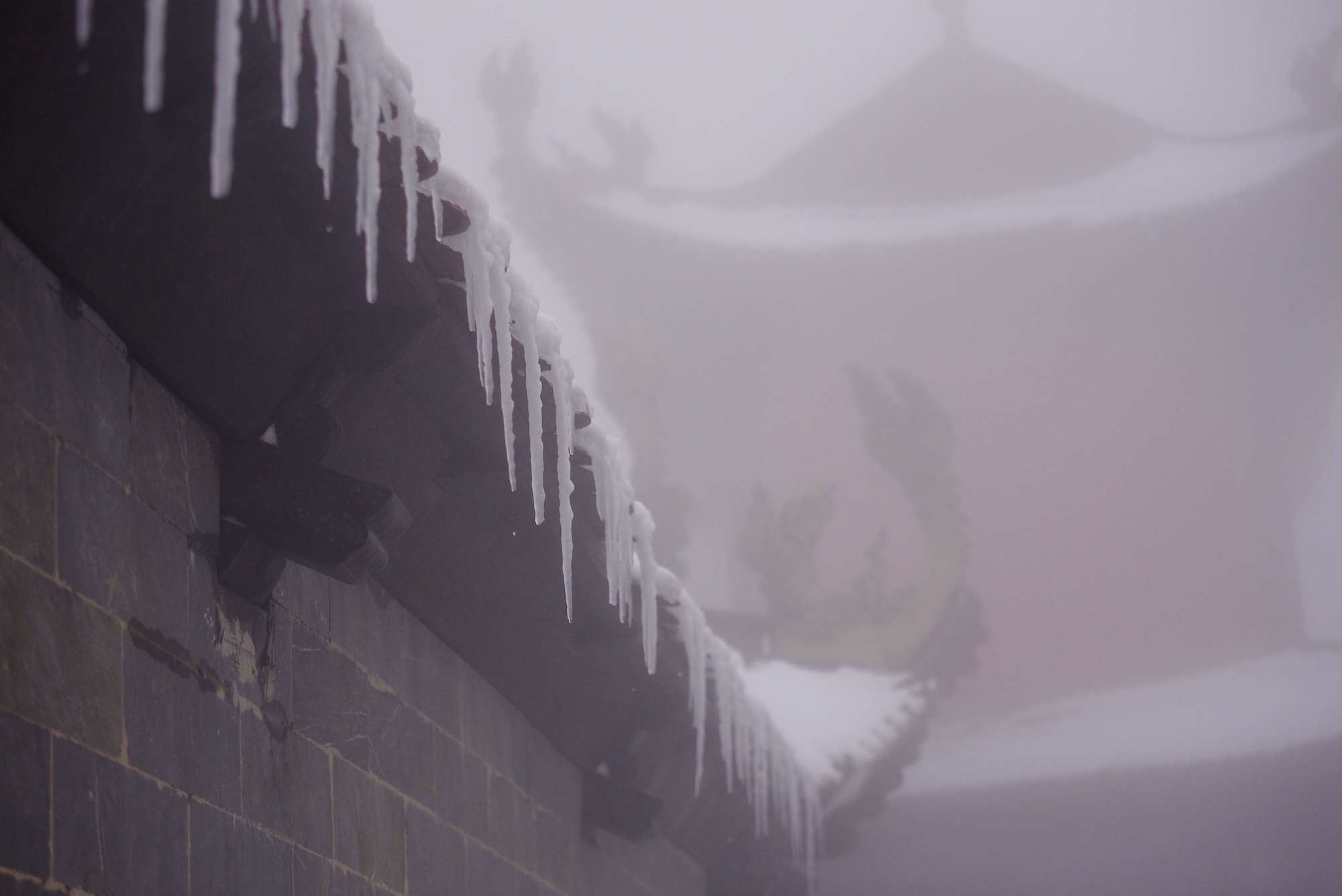 tuyet roi thu hut du khach len dinh Fansipan anh 39