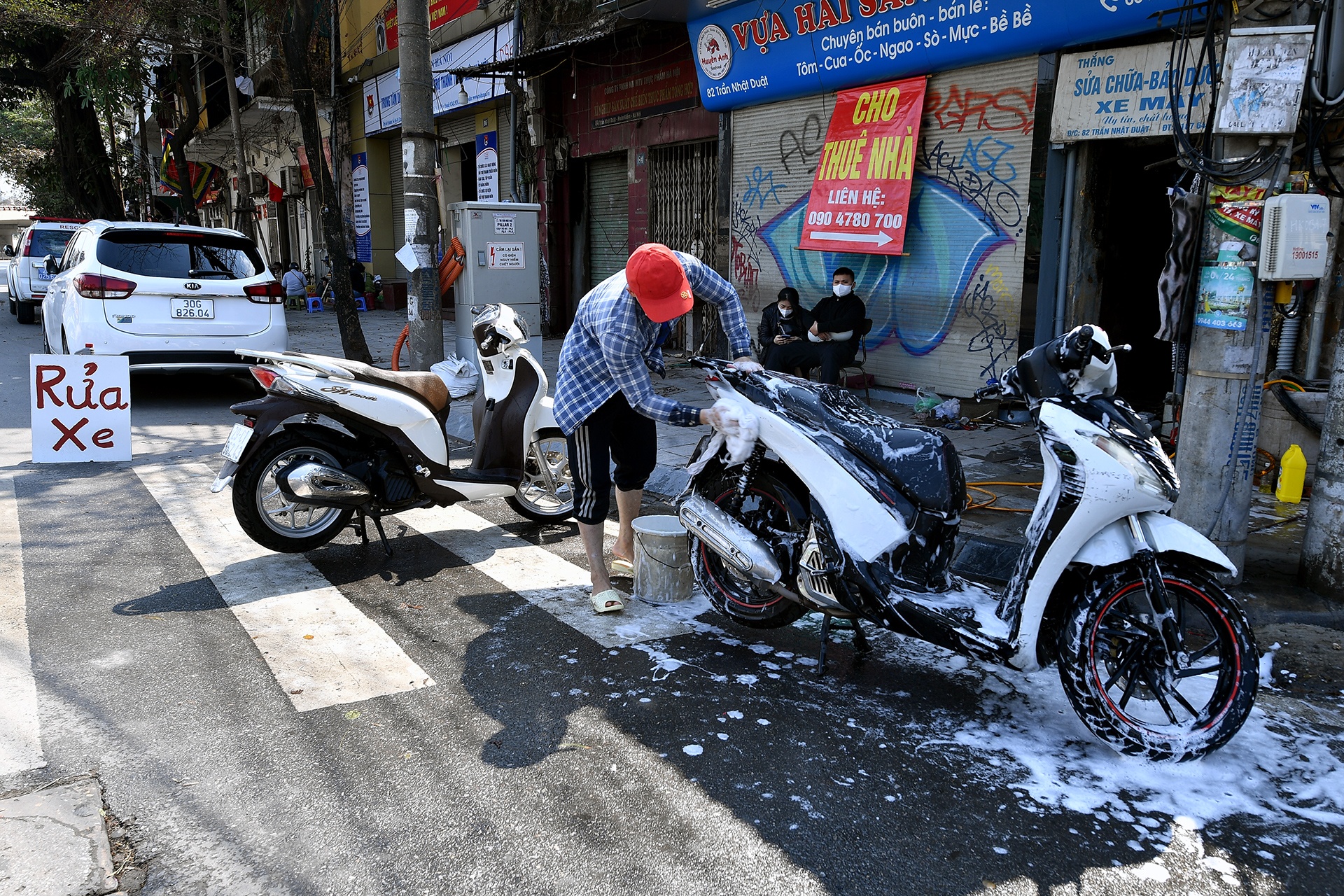 khong khi chieu 30 Tet o Ha Noi anh 14