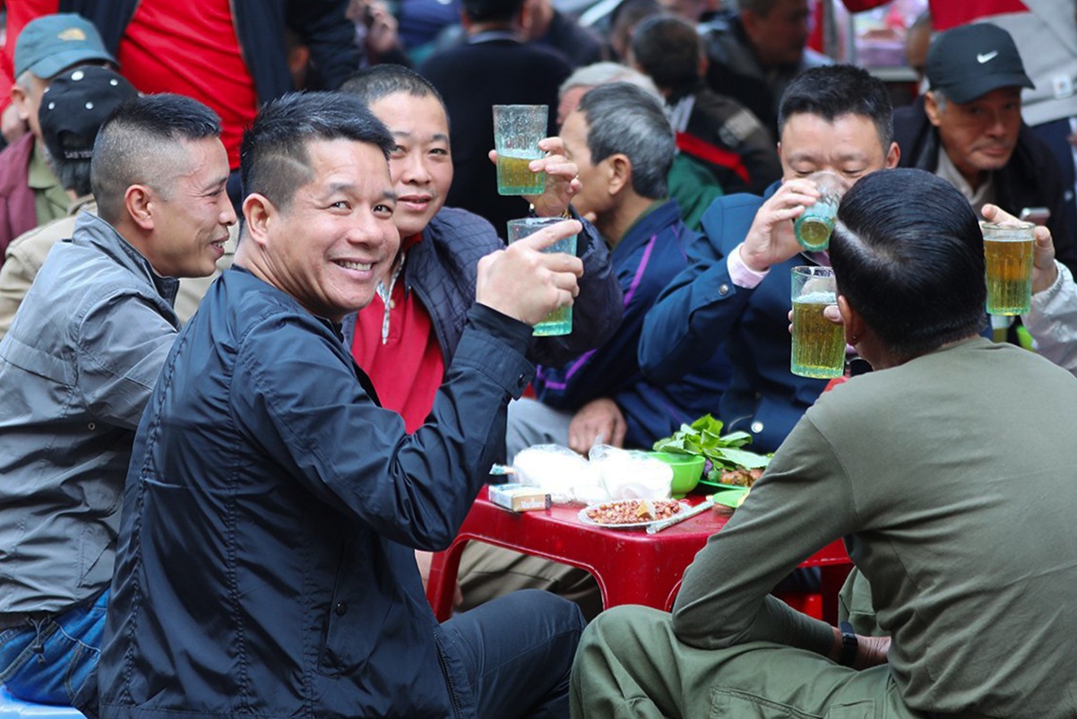 Khong khi chieu 30 Tet tu nha ra pho hinh anh