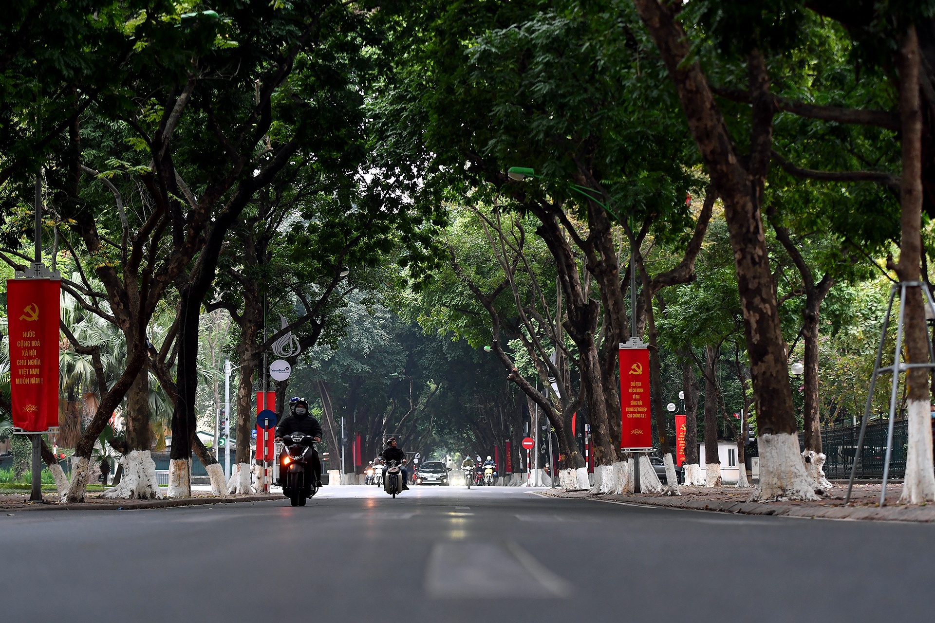 gioi tre dao choi mung 1 Tet anh 1