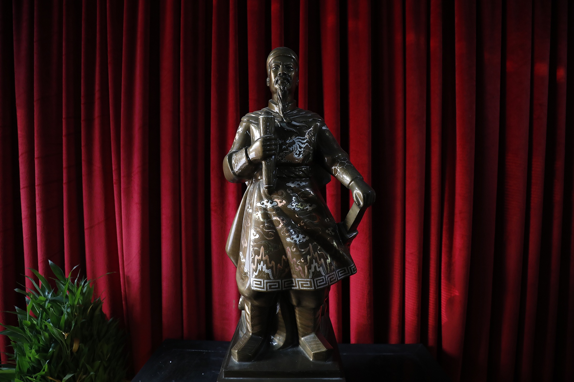 Den Tran Thuong o Ha Nam anh 19