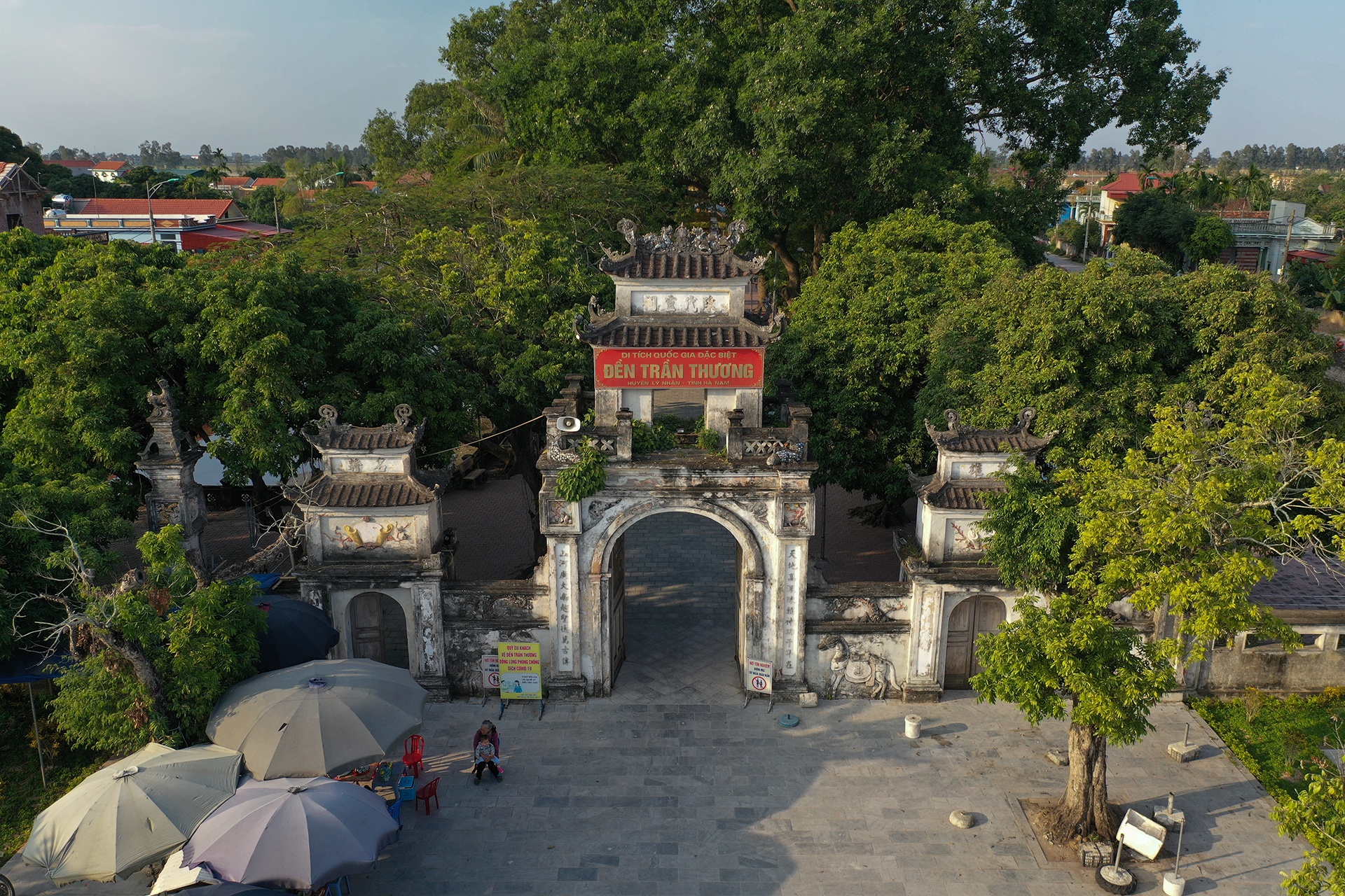 Den Tran Thuong o Ha Nam anh 3