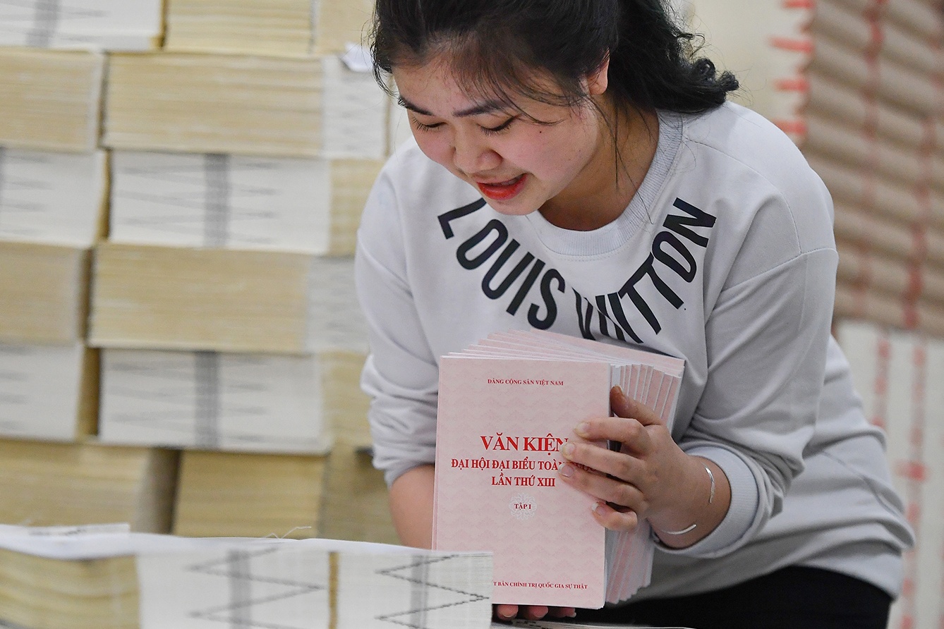 Hoan thien viec xuat ban, phat hanh Van kien Dai hoi Dang XIII hinh anh