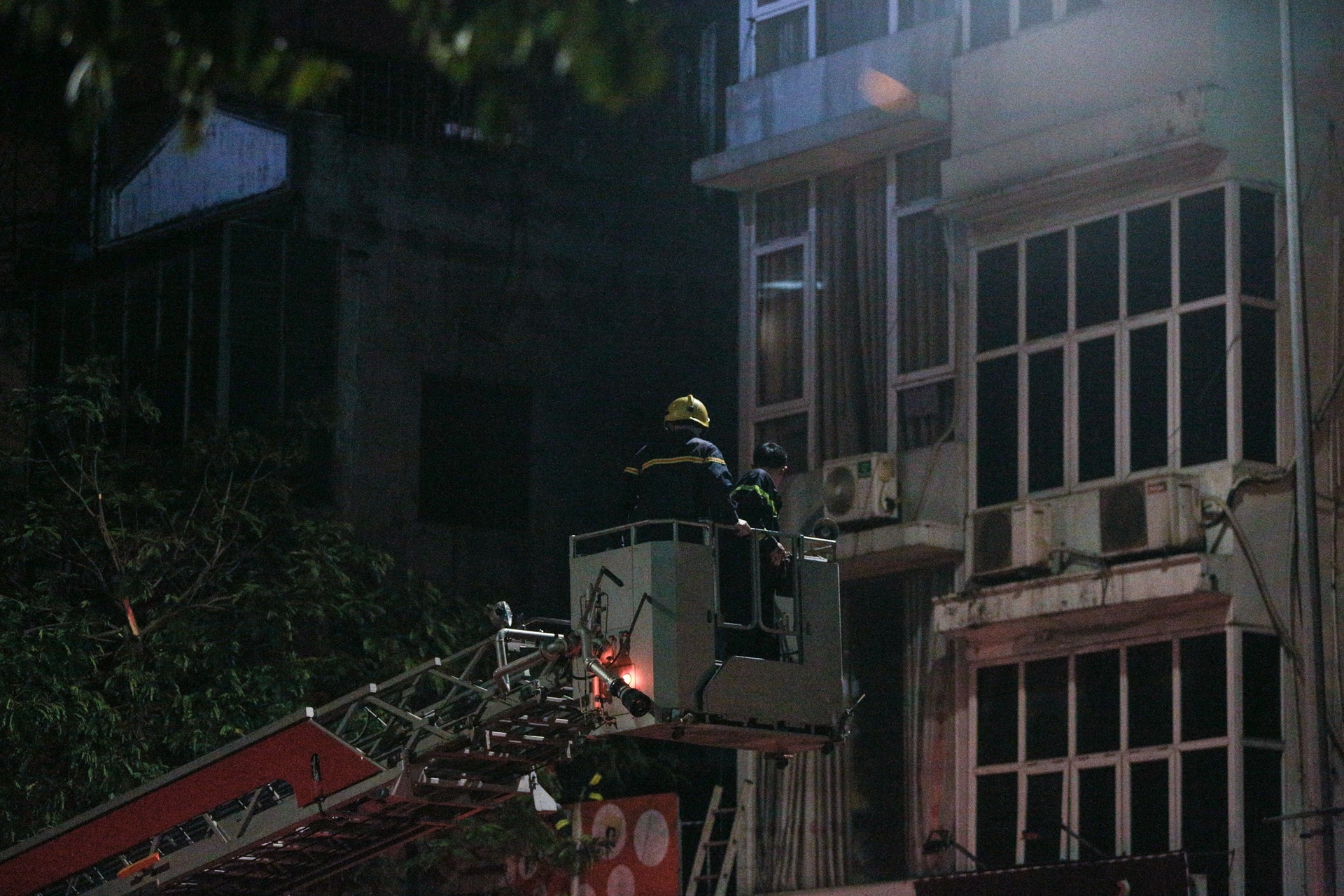 vu hoa hoan o nha 311 Ton Duc Thang Ha Noi anh 5