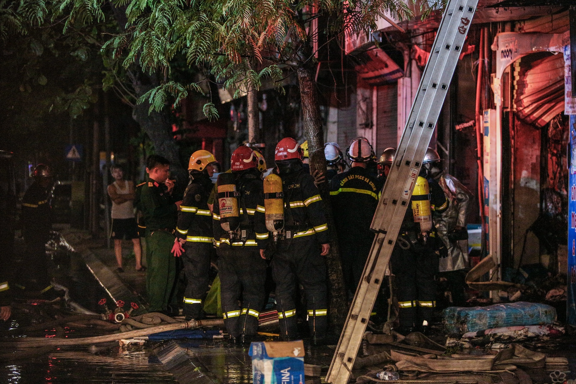 vu hoa hoan o nha 311 Ton Duc Thang Ha Noi anh 3