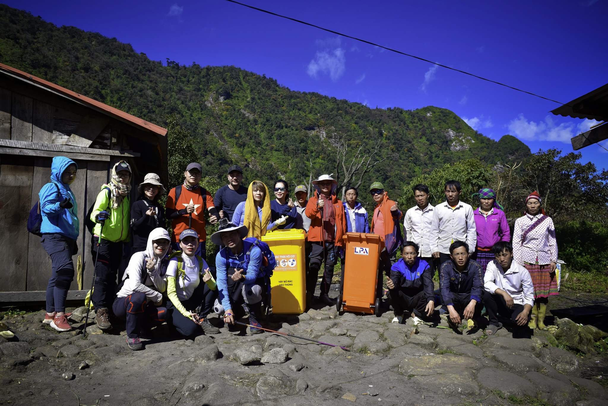 vuong quoc may Nhiu Co San anh 24