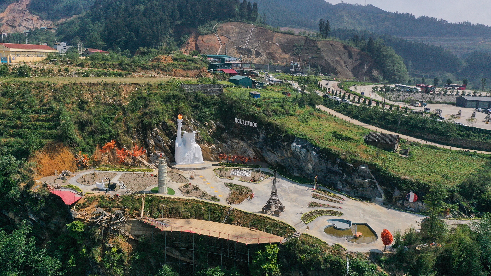 tuong Nu than tu do phien ban loi anh 1