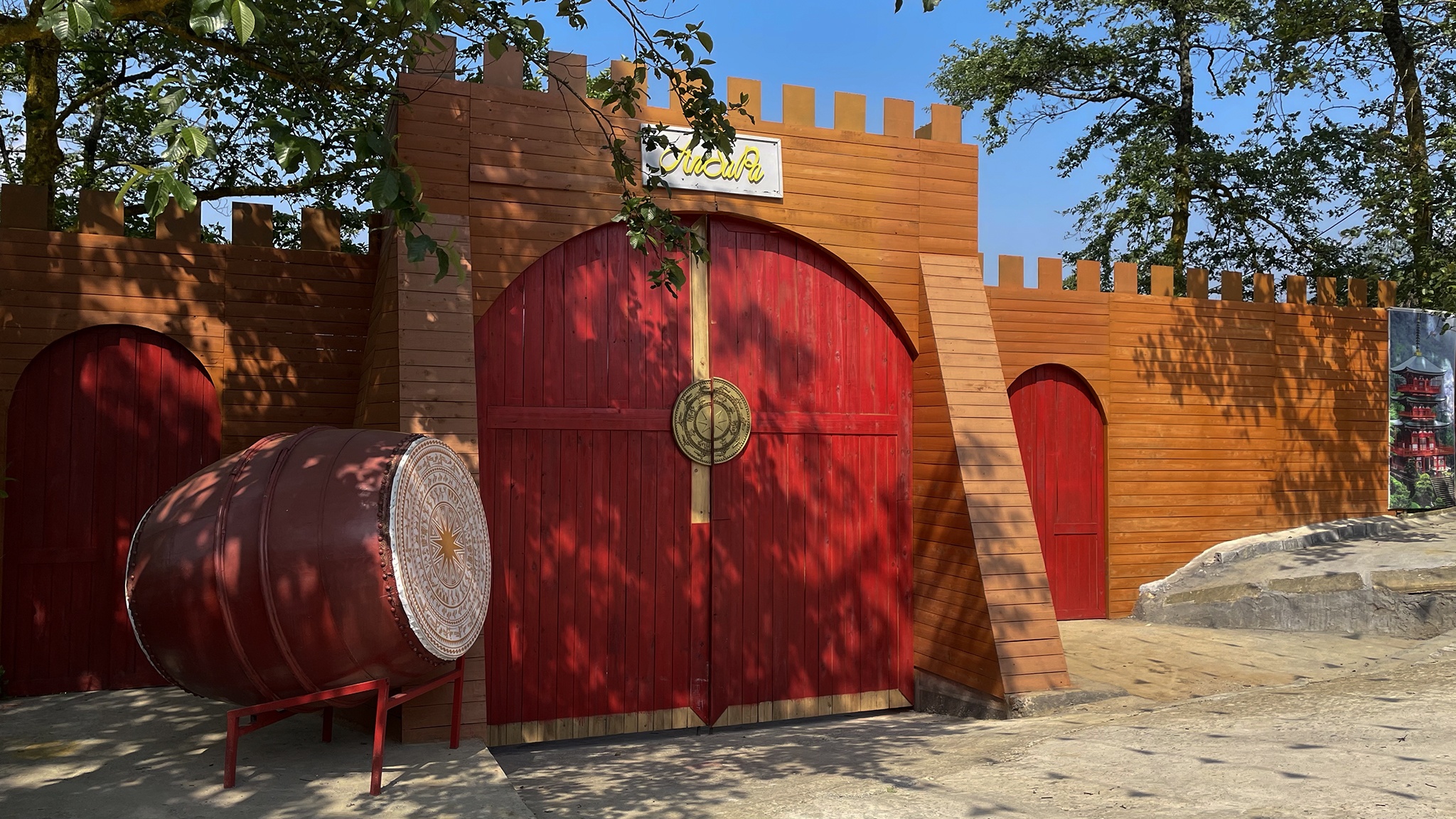 tuong Nu than tu do phien ban loi anh 2