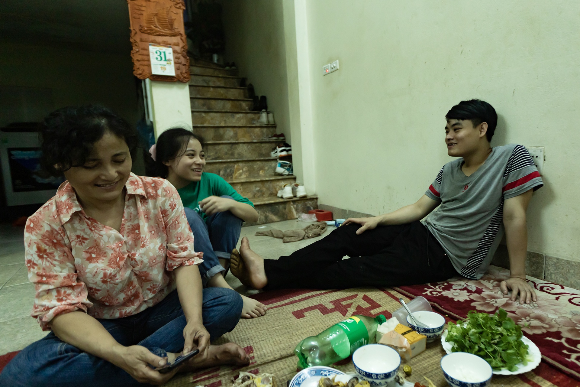 chang trai voi doi chan gia anh 11