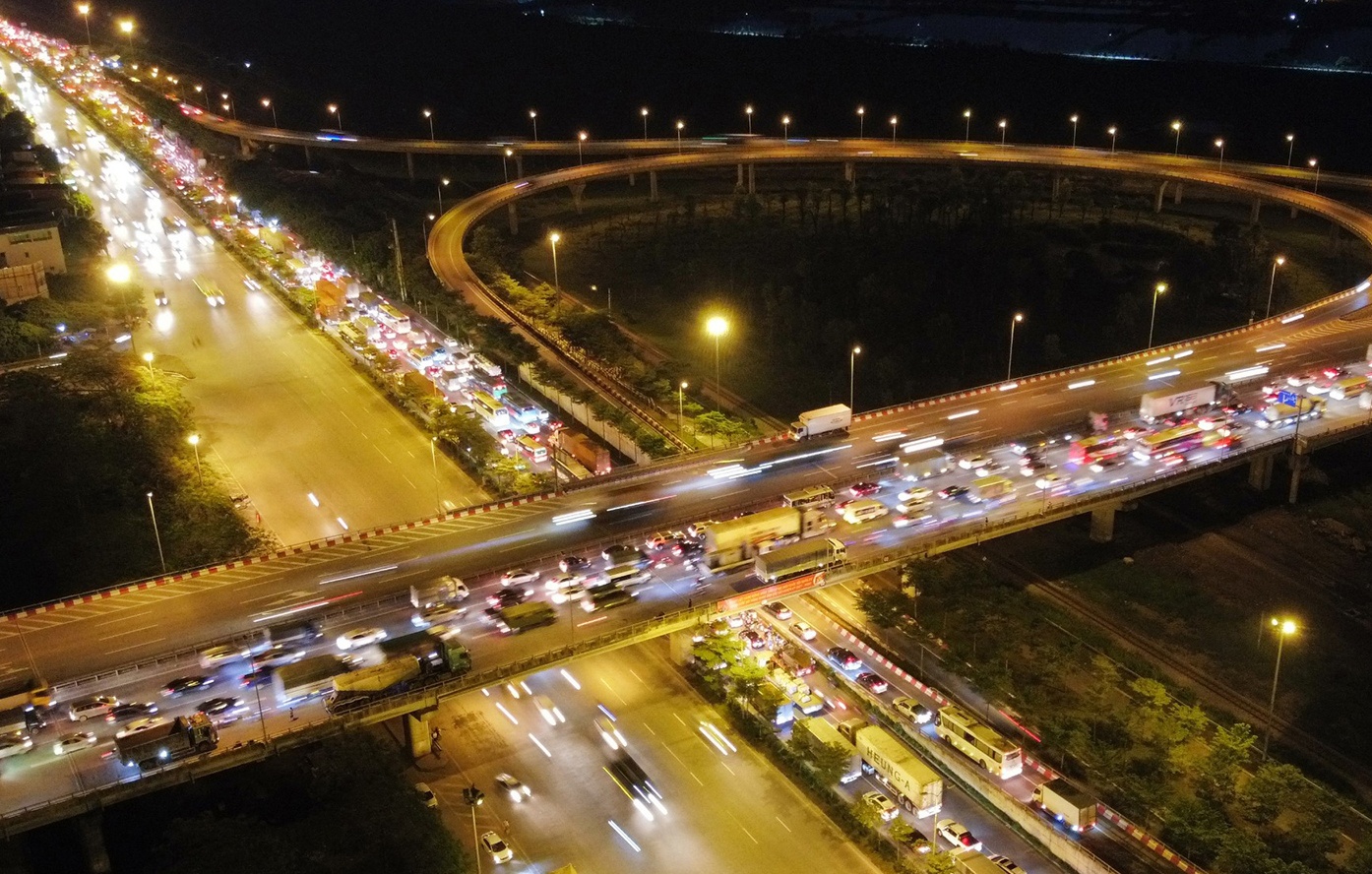 Un un ve que nghi le 30/4, cua ngo thanh pho te liet hinh anh