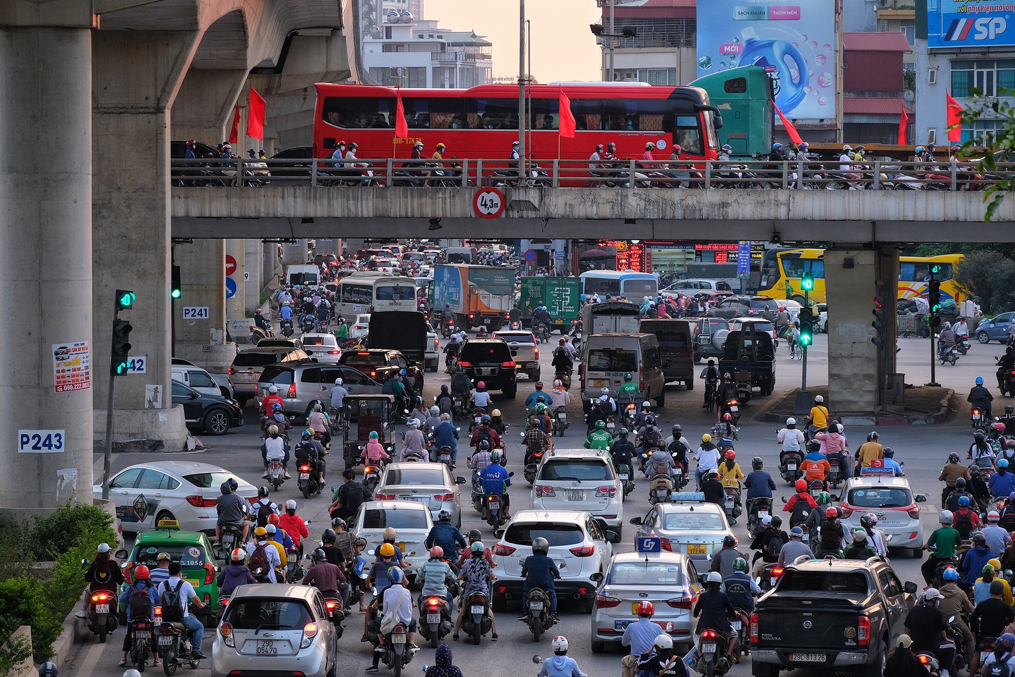 un un xe co truoc ngay nghi le anh 14