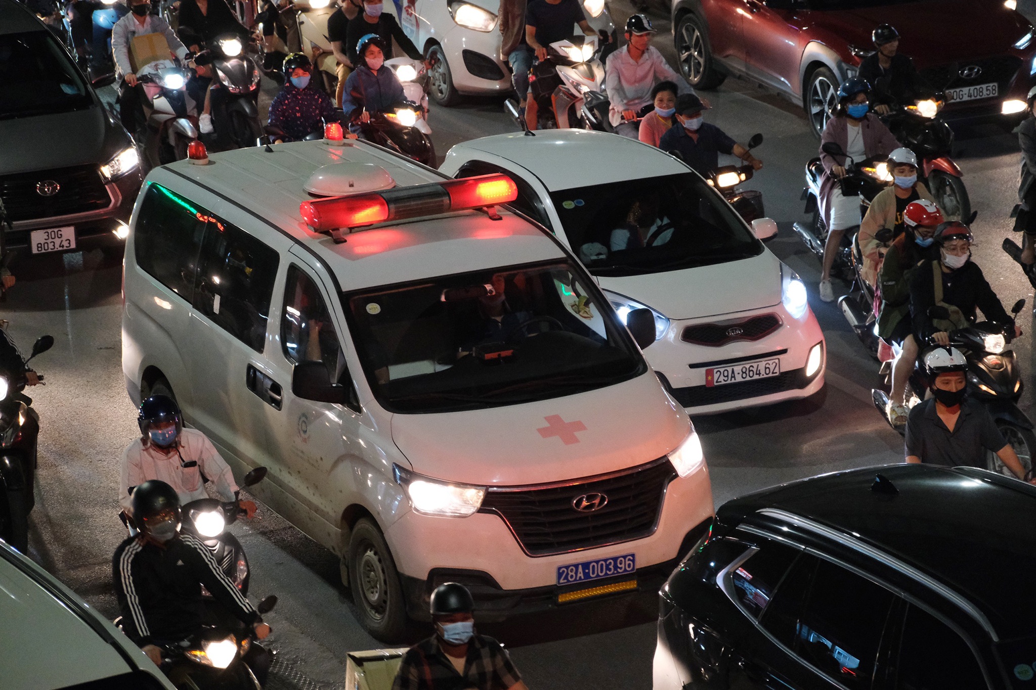 un un xe co truoc ngay nghi le anh 18