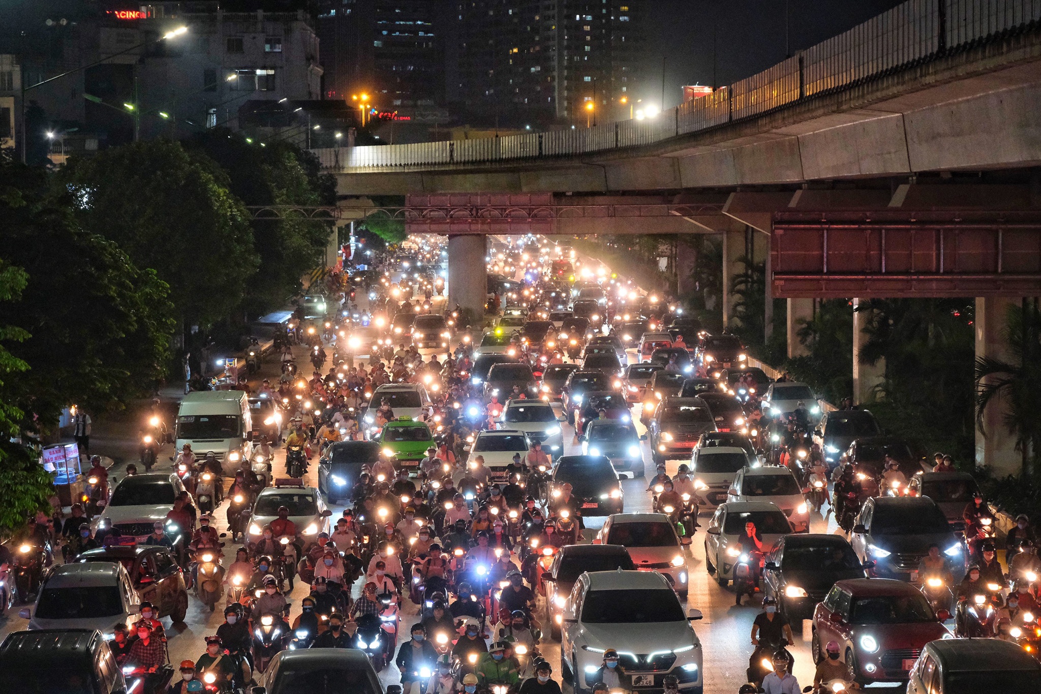 un un xe co truoc ngay nghi le anh 17