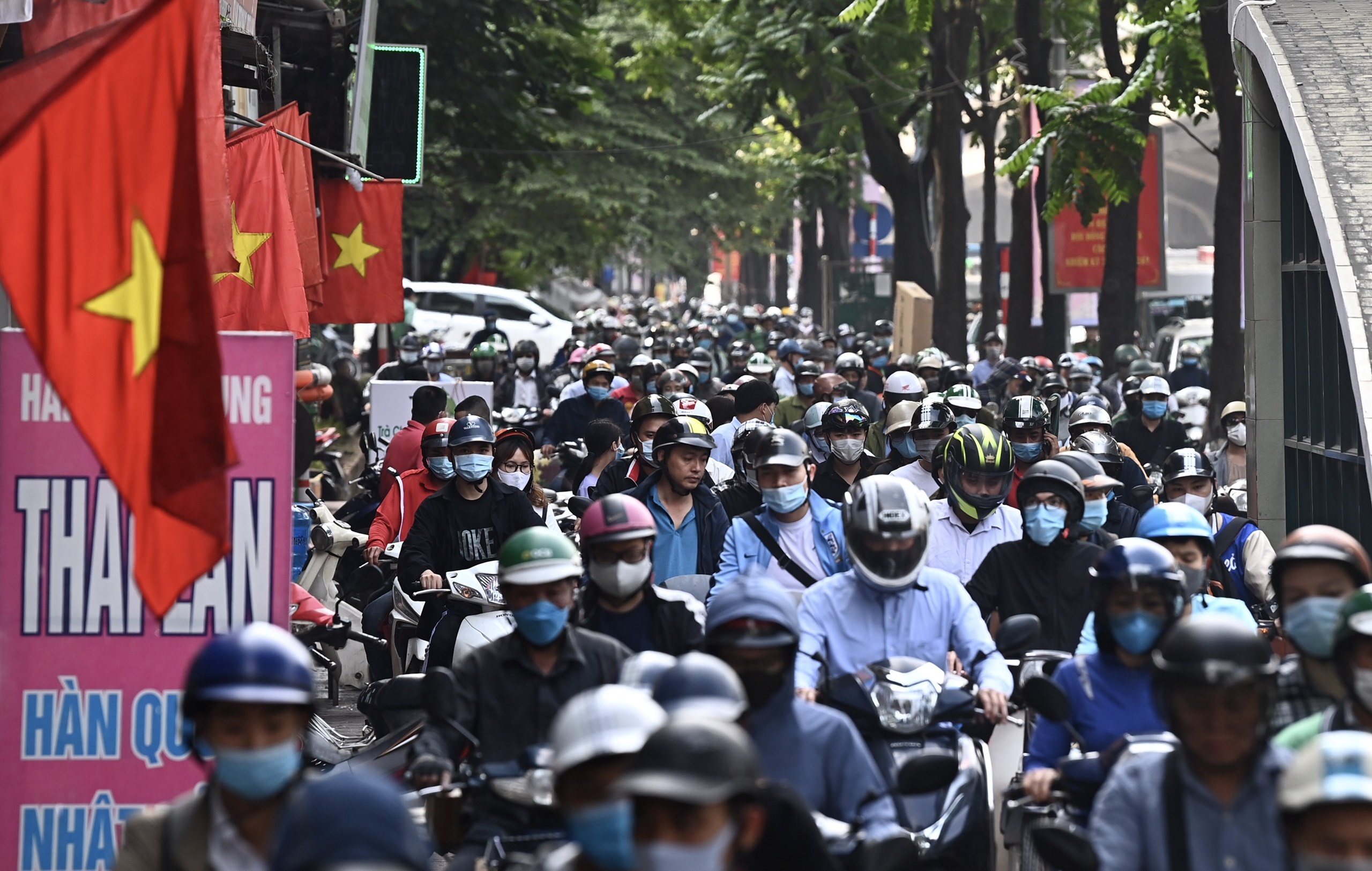 un un xe co truoc ngay nghi le anh 1