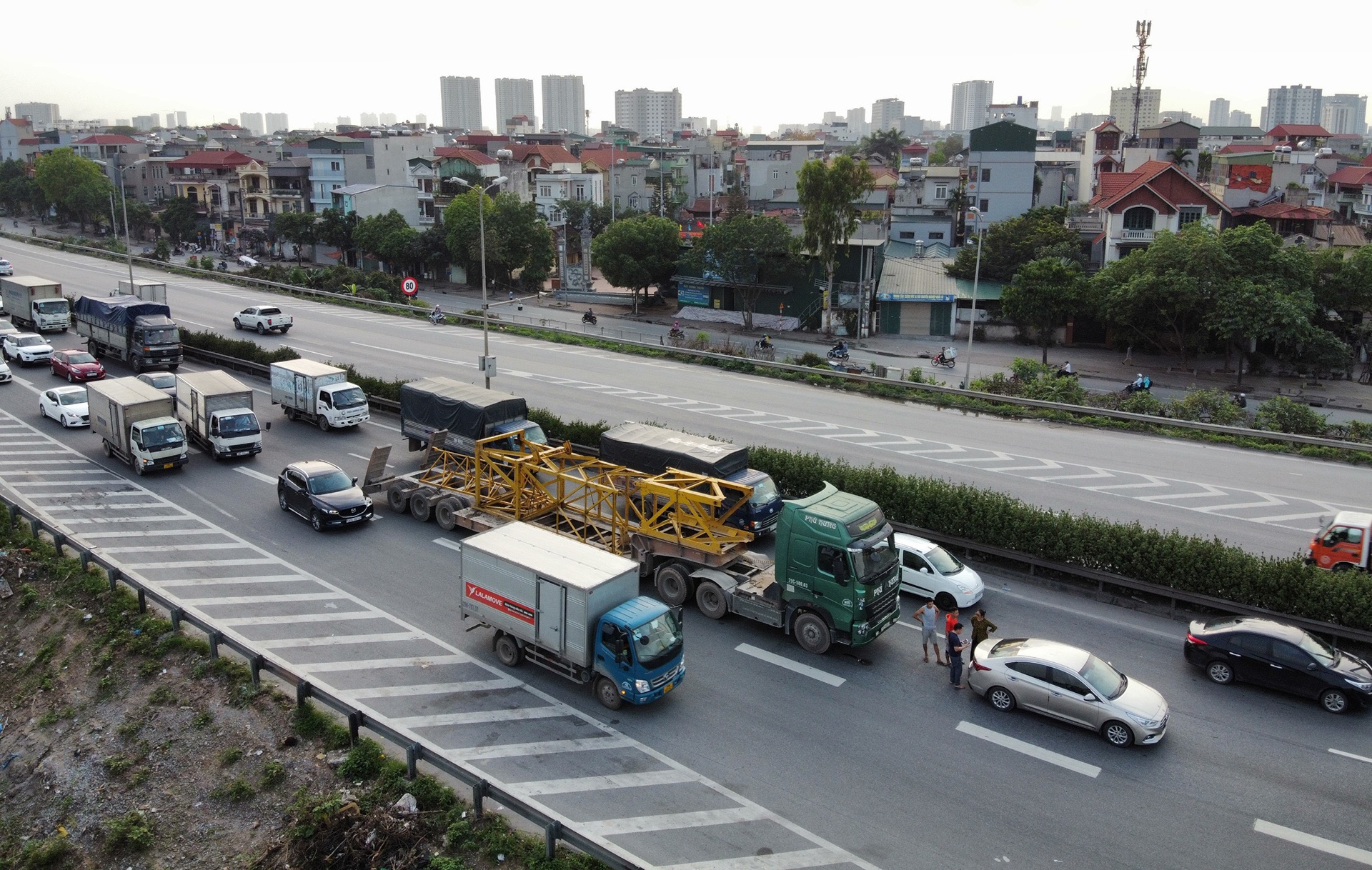 un un xe co truoc ngay nghi le anh 9