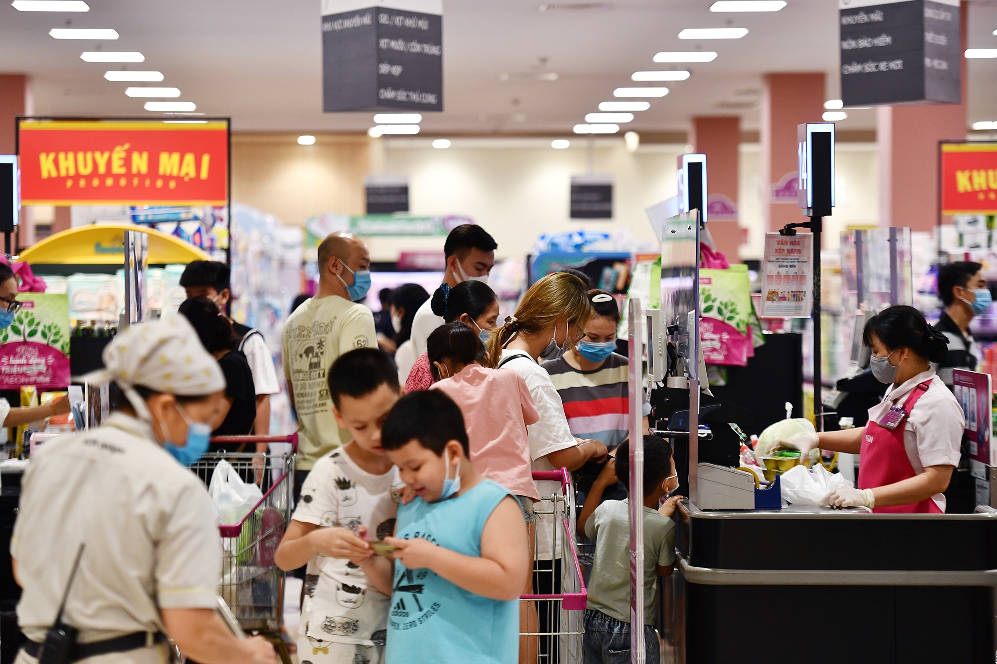 mua sam ngay nghi le 30/4 anh 2