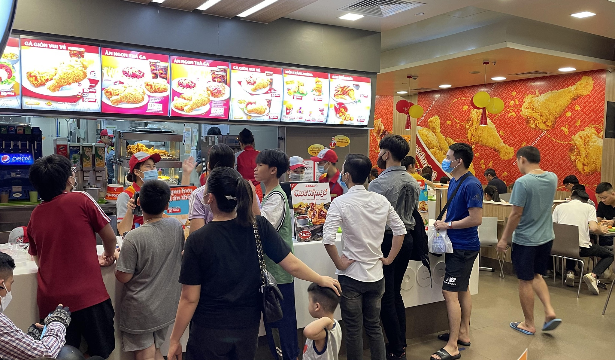 mua sam ngay nghi le 30/4 anh 11