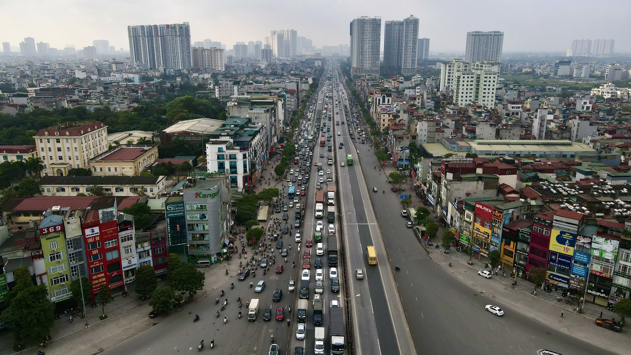xe co un un ngay dau di lam sau nghi le anh 2