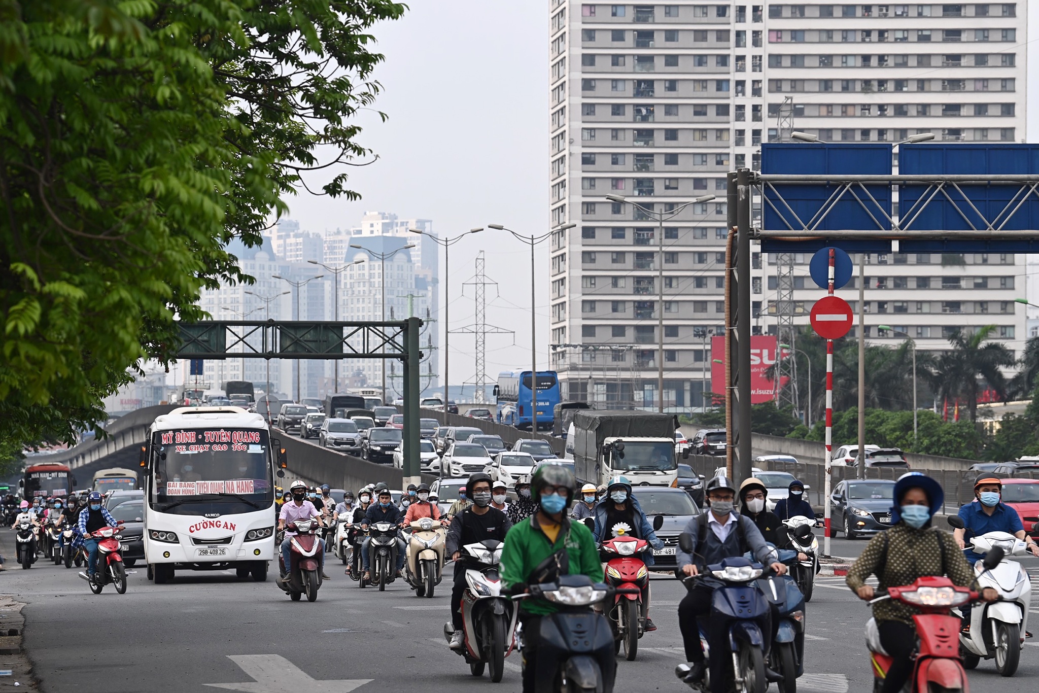 xe co un un ngay dau di lam sau nghi le anh 5