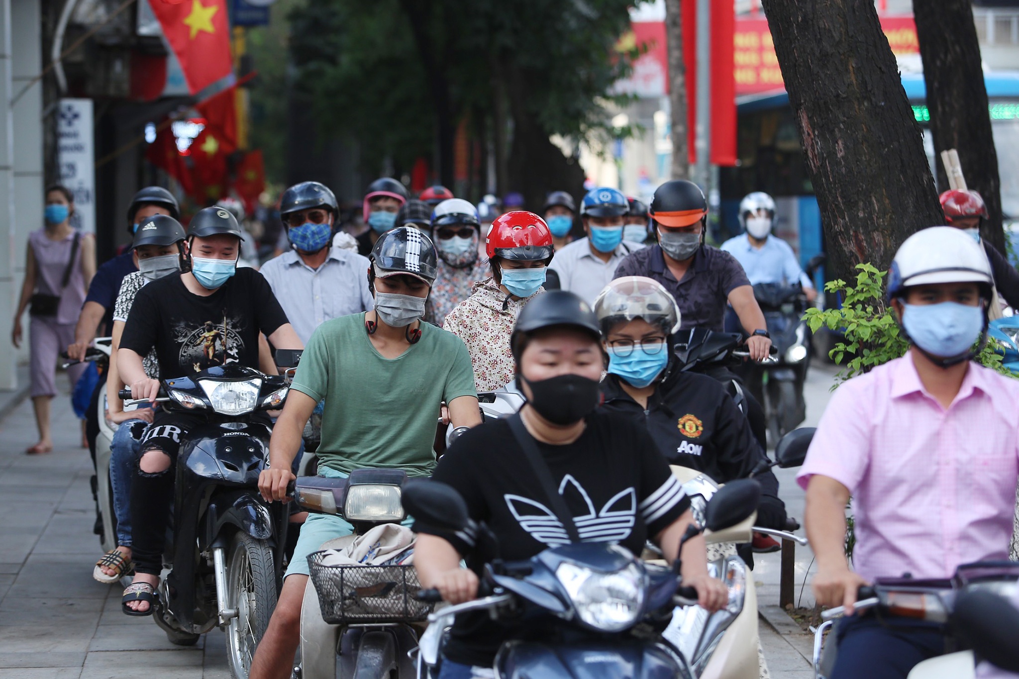 xe co un un ngay dau di lam sau nghi le anh 6