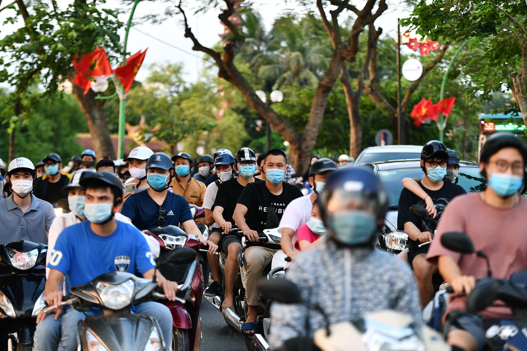 san anh hoang hon ben ho Tay anh 15