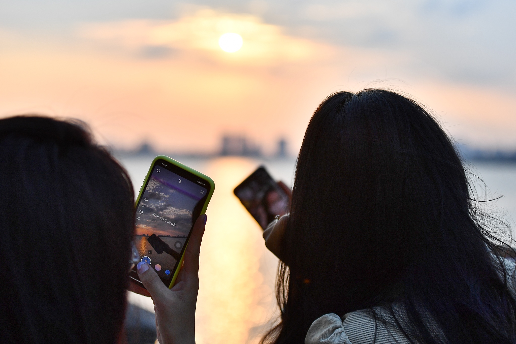 san anh hoang hon ben ho Tay anh 11