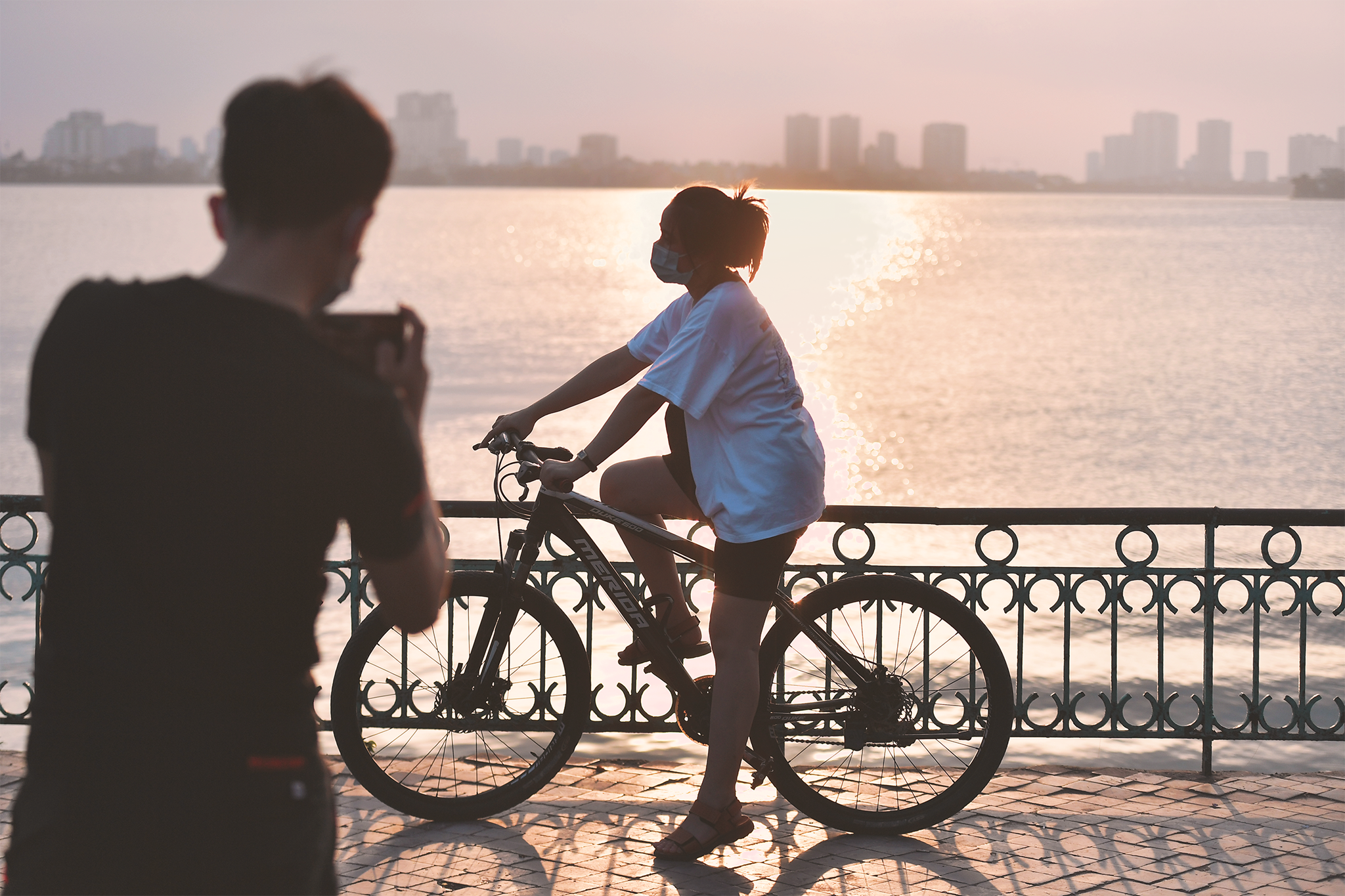 san anh hoang hon ben ho Tay anh 8