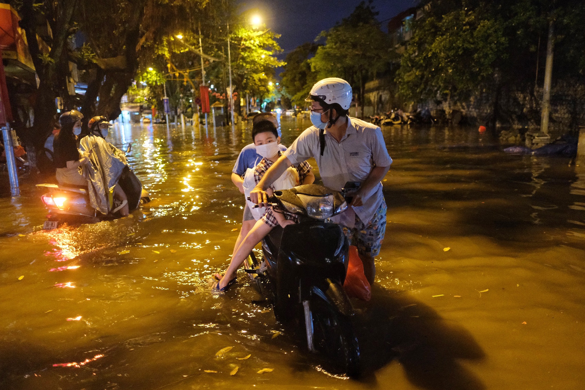 loi bi bom vi mua ngap sau o Ha Noi anh 7