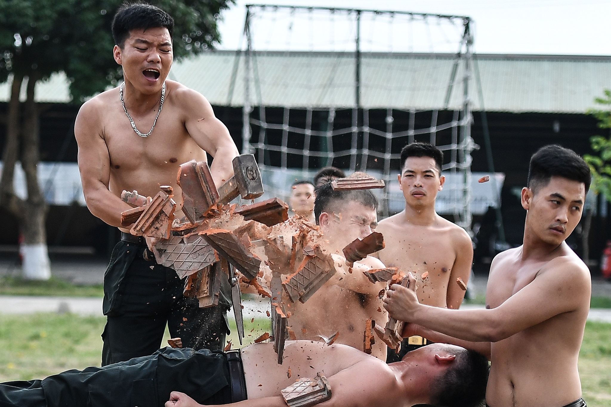 Dien tap bao ve cuoc bau cu anh 1