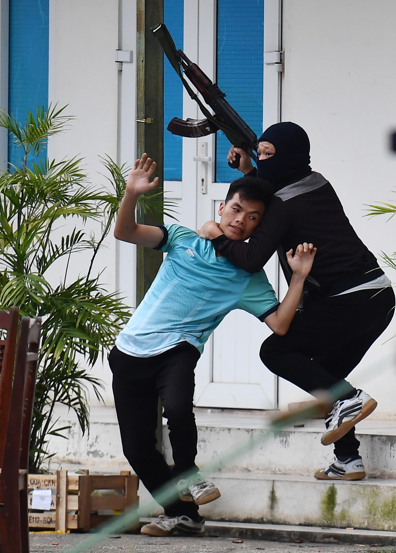 Dien tap bao ve cuoc bau cu anh 54