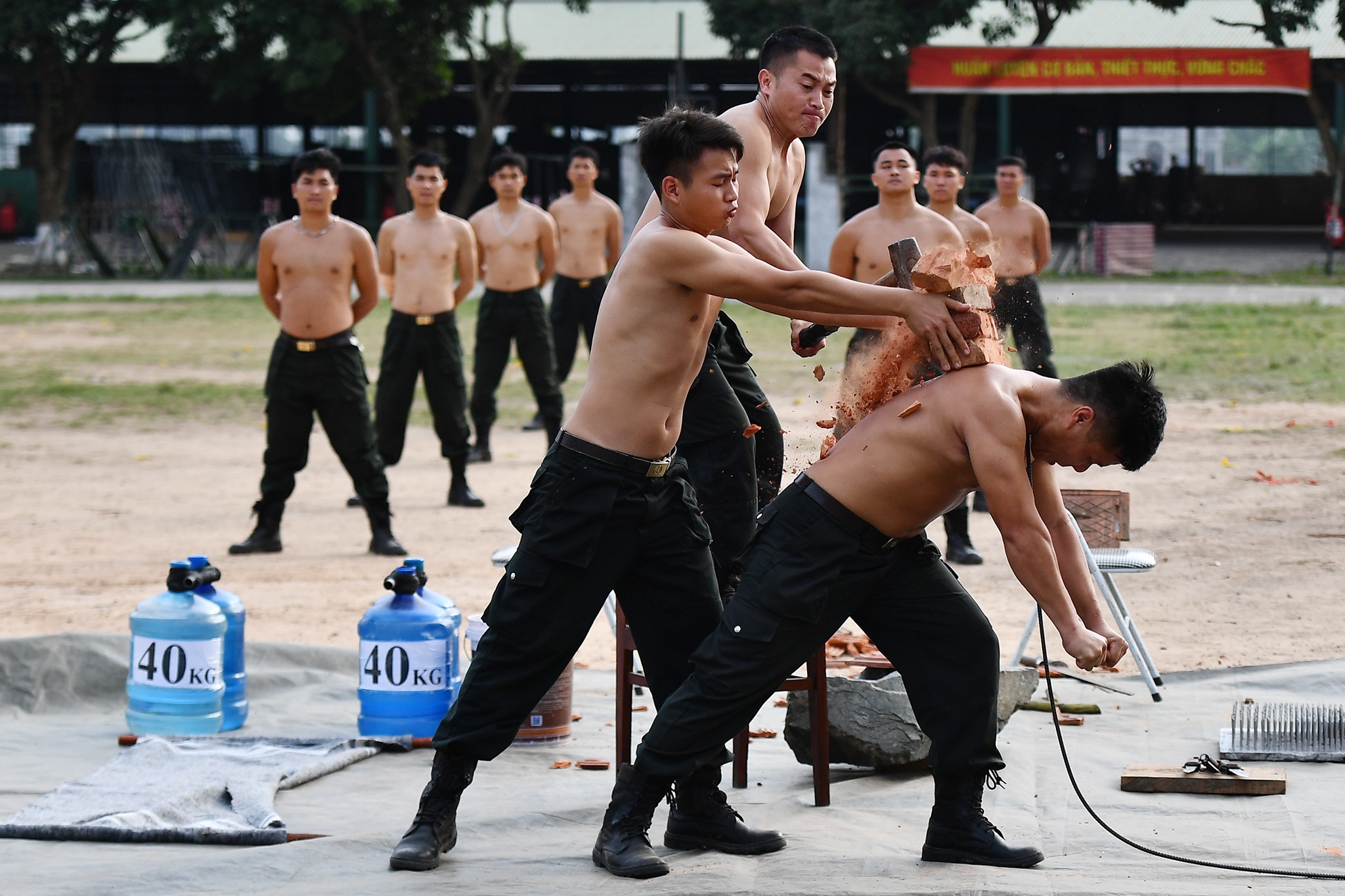 Dien tap bao ve cuoc bau cu anh 33