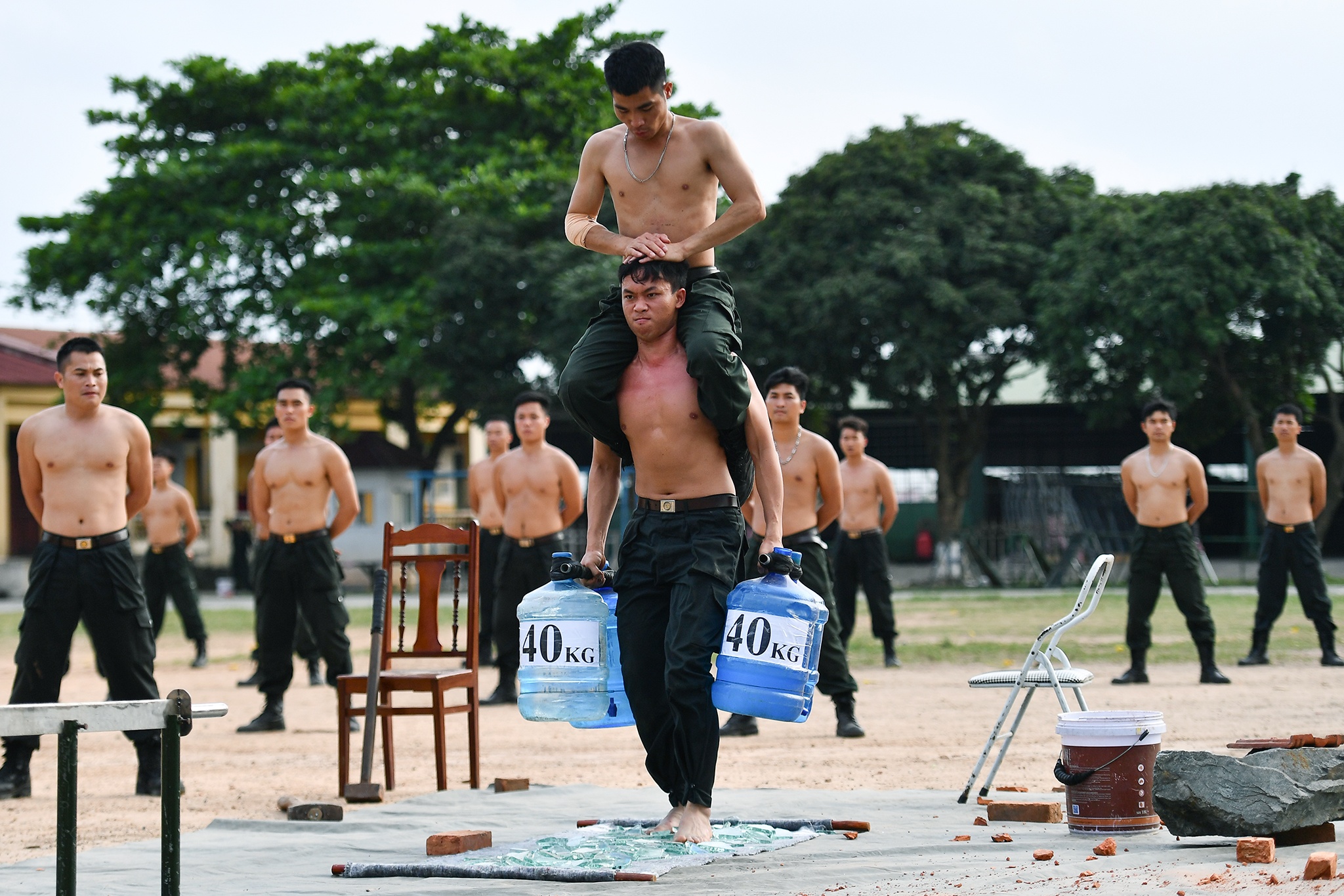 Dien tap bao ve cuoc bau cu anh 34