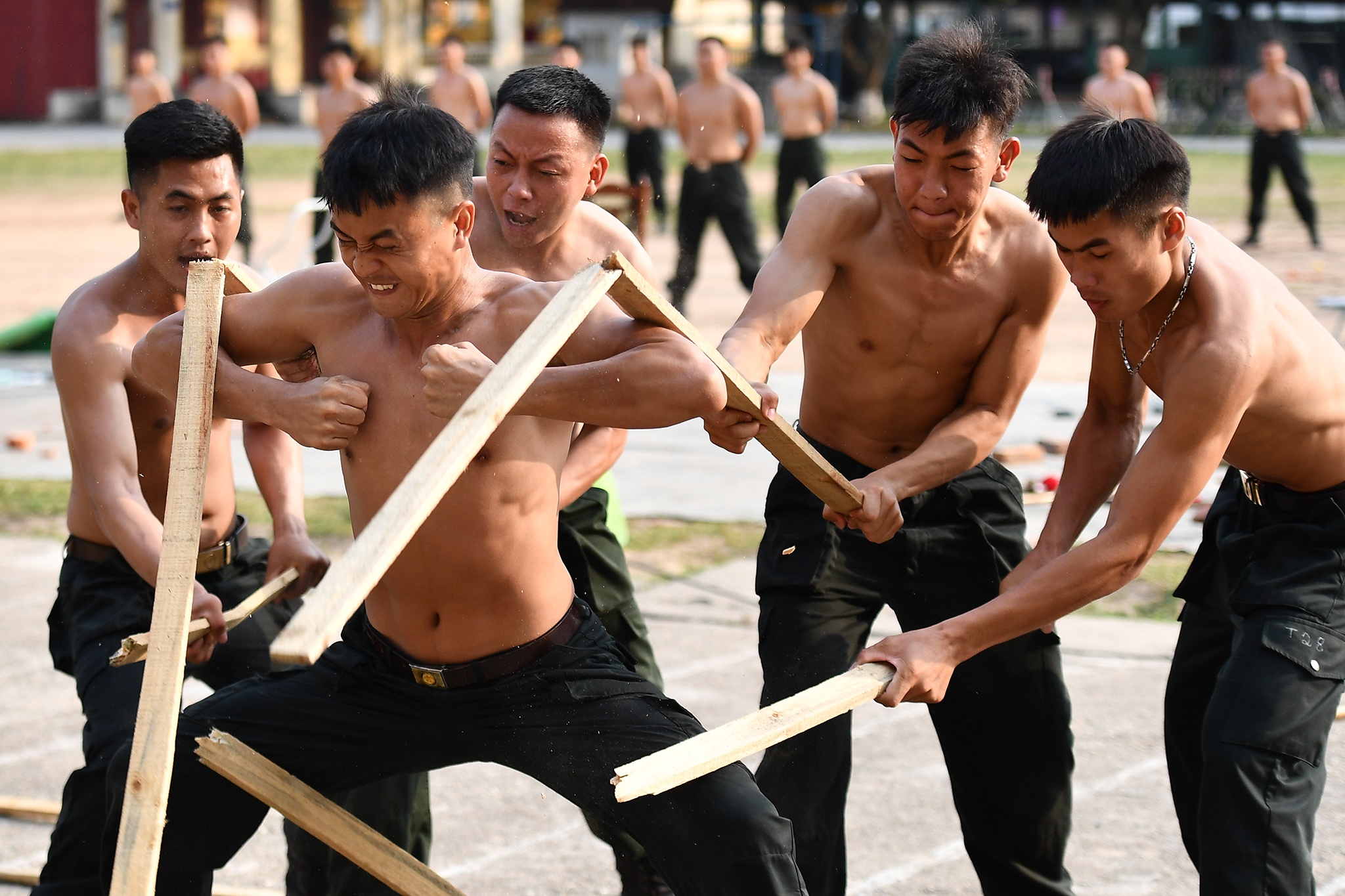 Dien tap bao ve cuoc bau cu anh 38