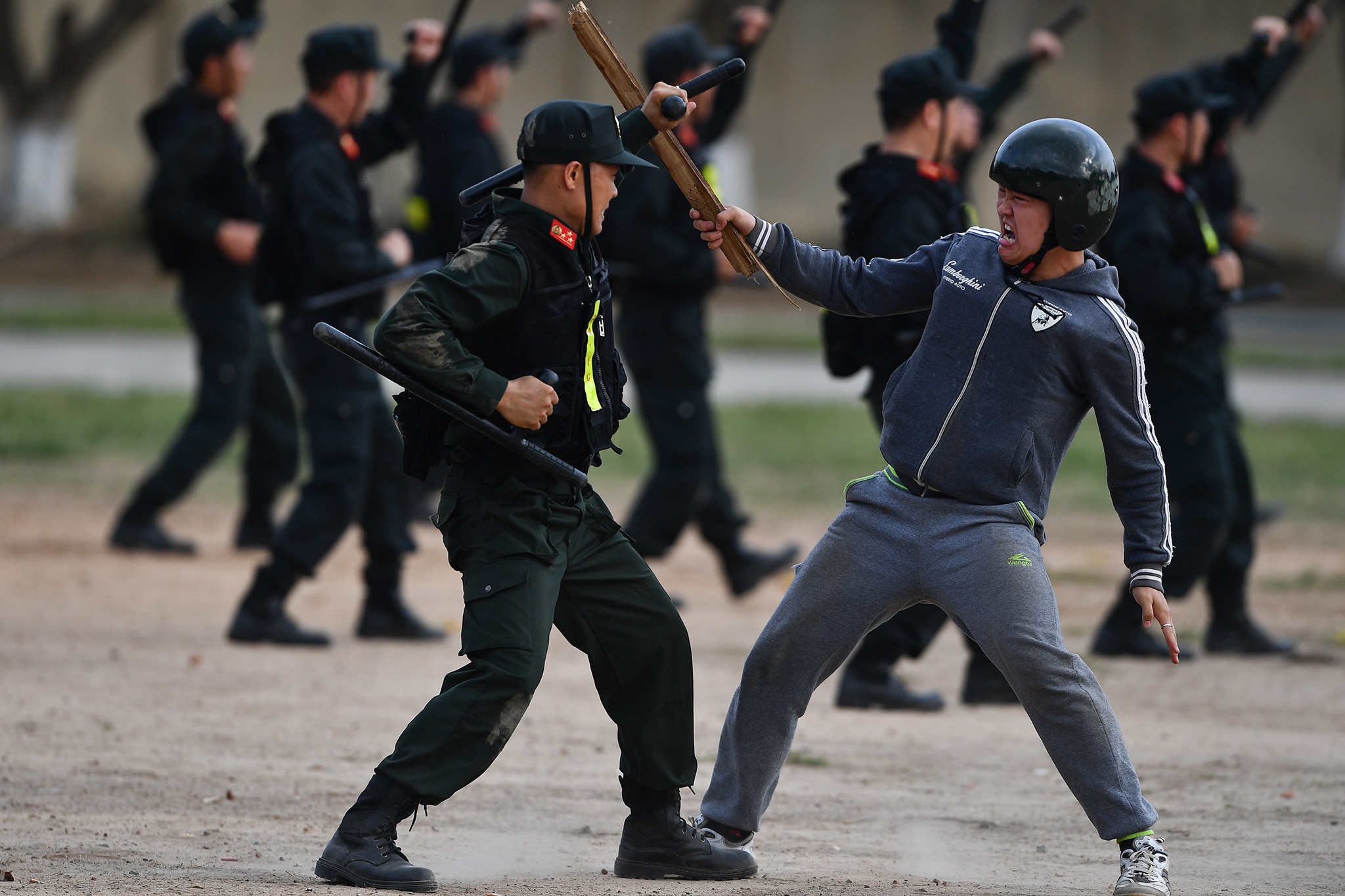 Dien tap bao ve cuoc bau cu anh 23