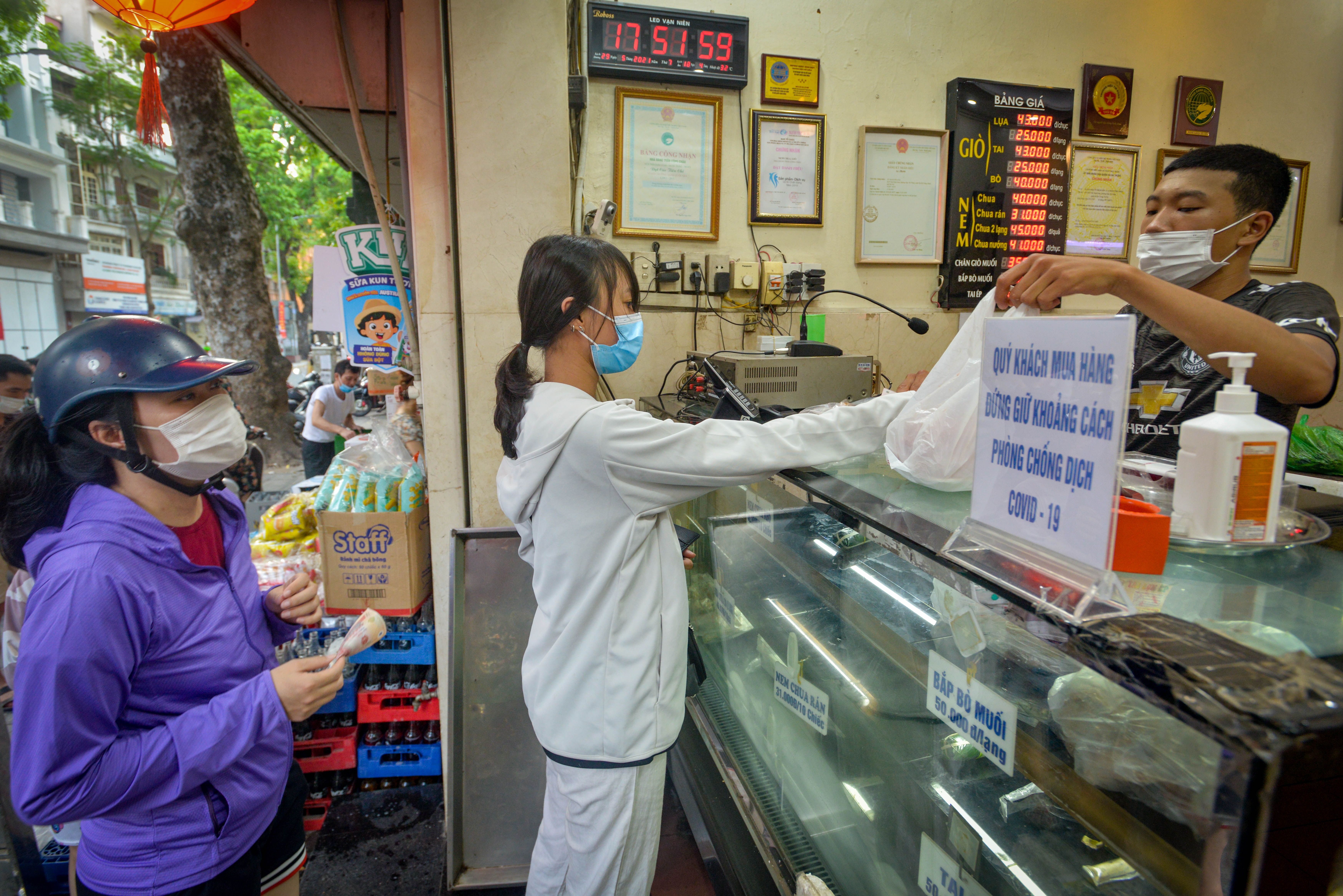 hang ban mang ve o Ha Noi mua dich anh 4