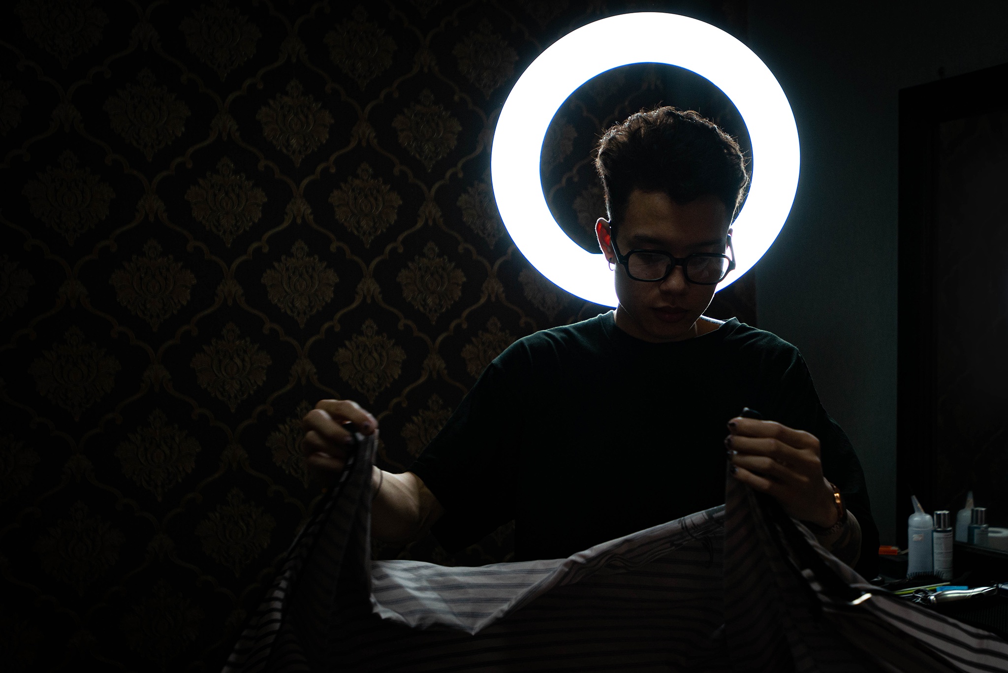 tho cao cat toc tai nha mua dich anh 3