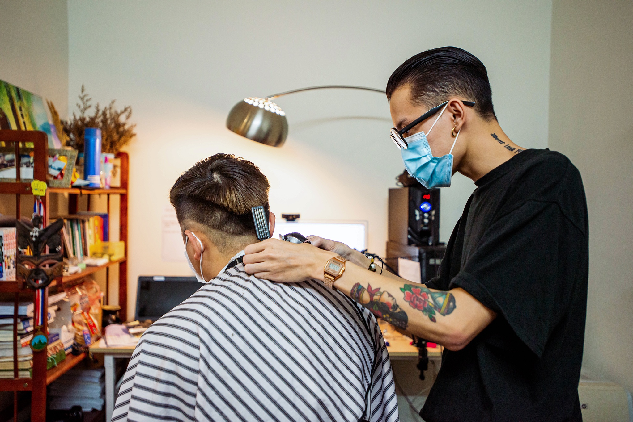 tho cao cat toc tai nha mua dich anh 16