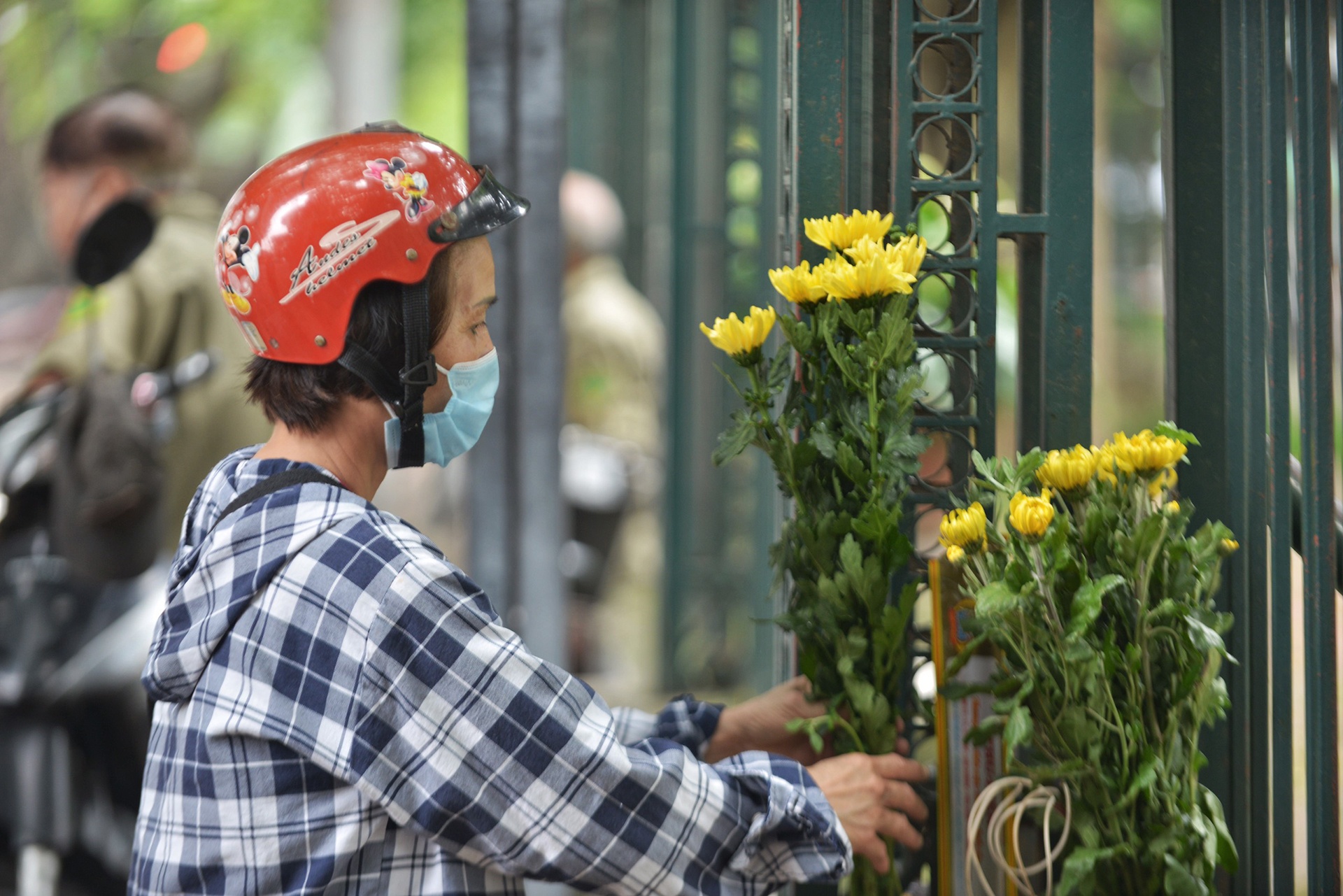 học trò đi lễ cầu may trước ngày thi vào 10 ảnh 3 hoc tro di le cau may truoc ngay thi vao 10 anh 3