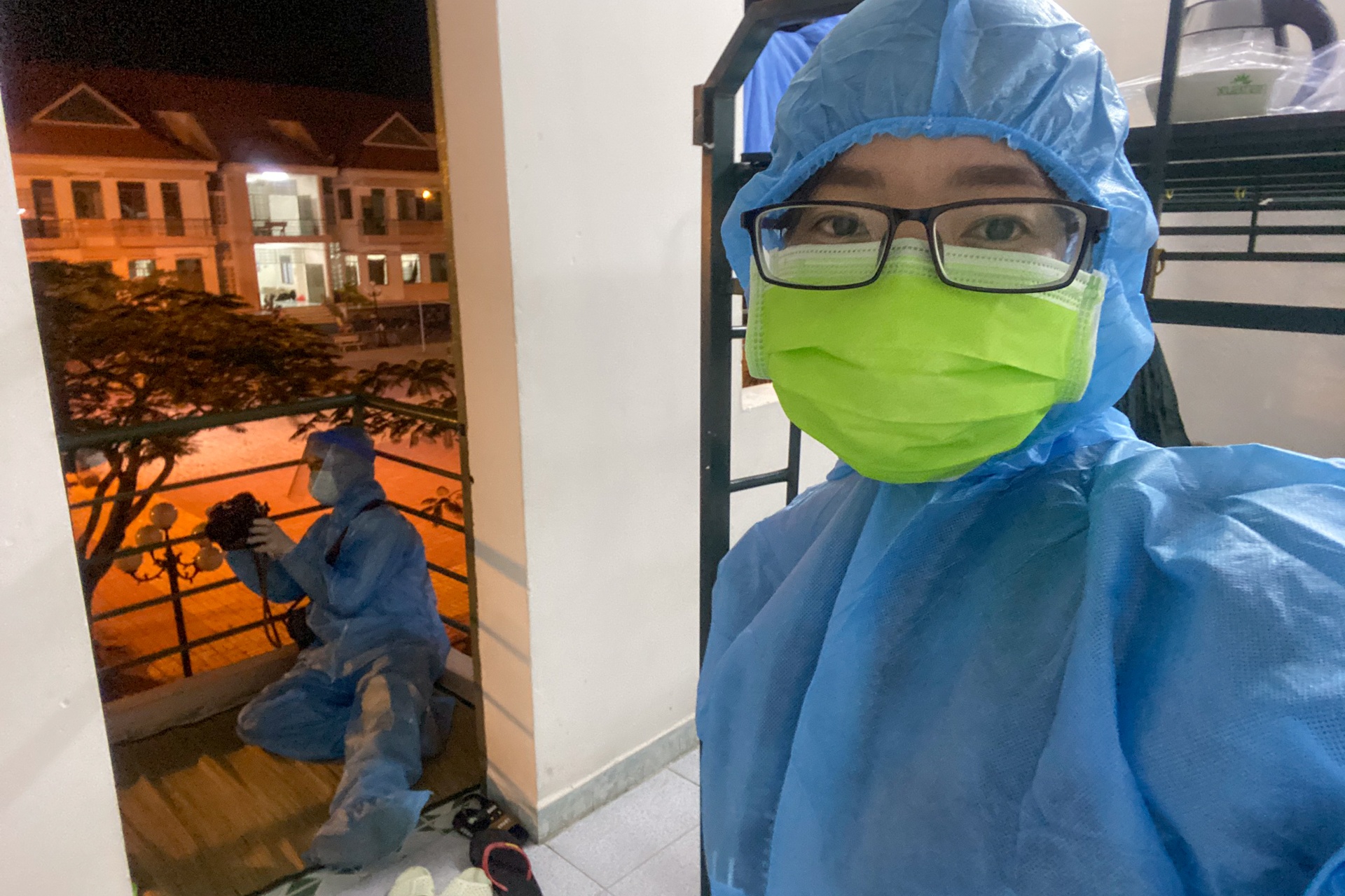 phong vien anh tac nghiep anh 10