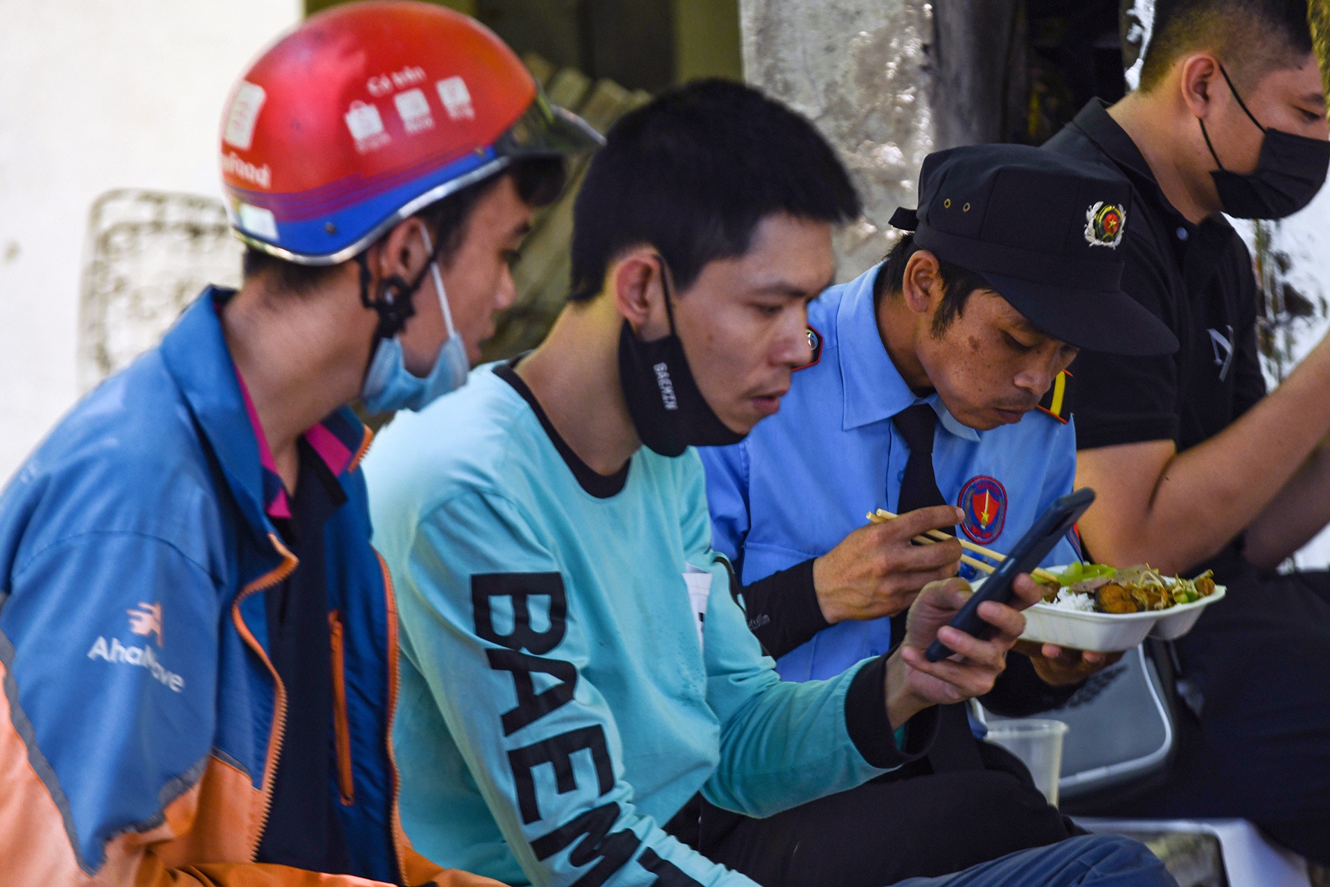 an trua bo bui ngay gian cach anh 10