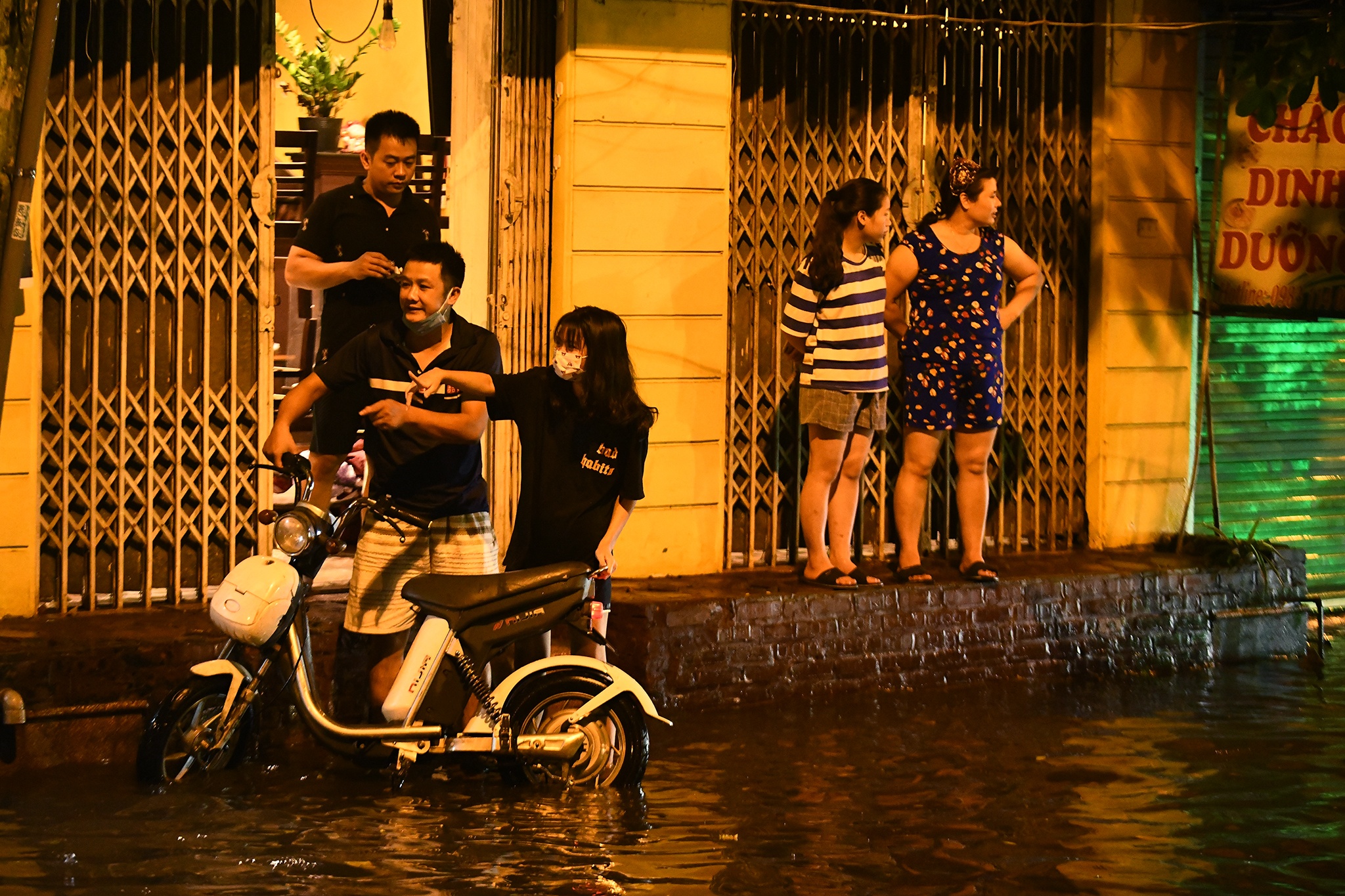 mua lon dan khong kip tro tay anh 10