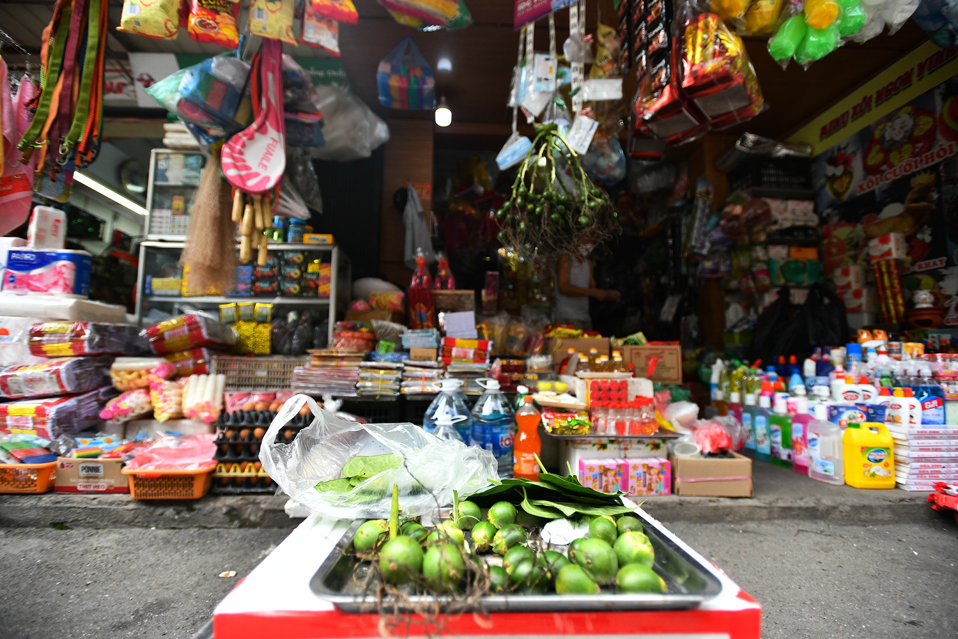 mua sam do le ram thang bay anh 8