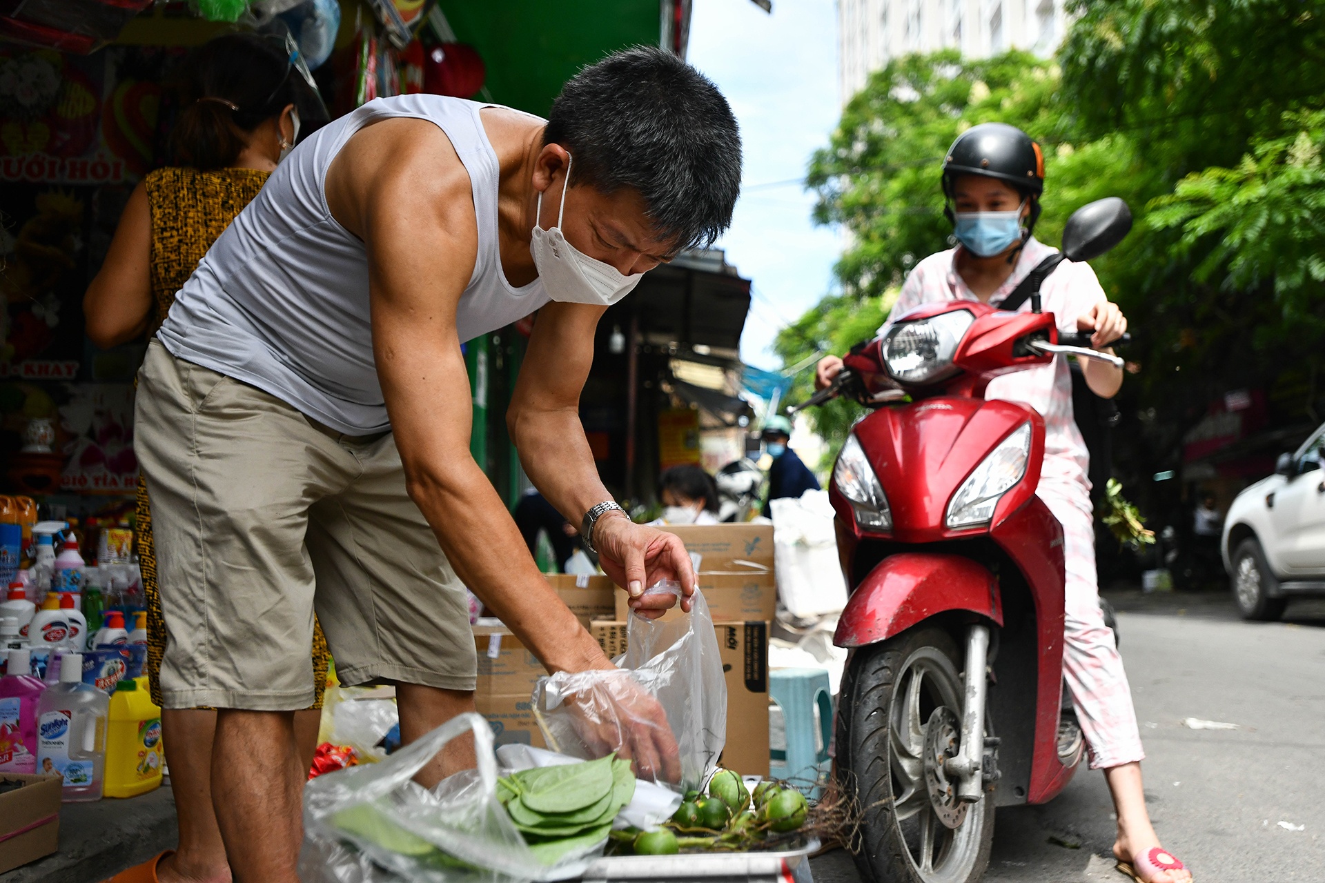 mua sam do le ram thang bay anh 11