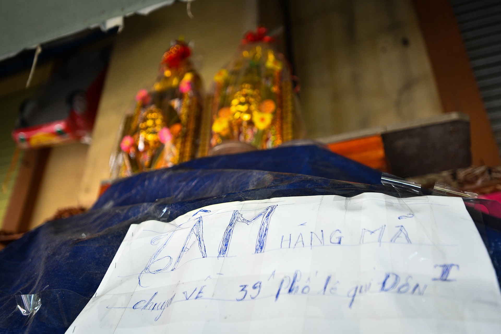 mua sam do le ram thang bay anh 5