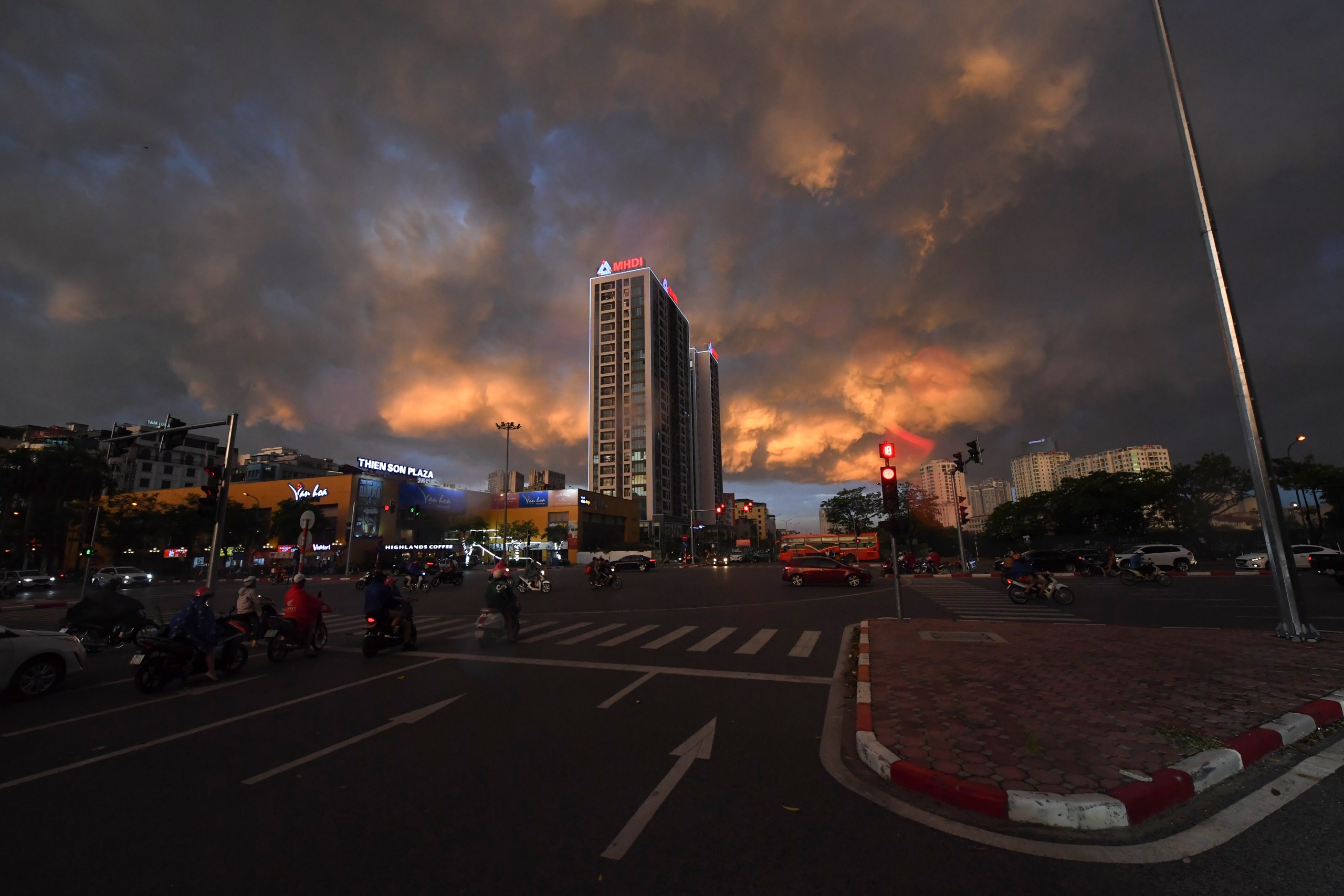 ton de trung 2 oto anh 1