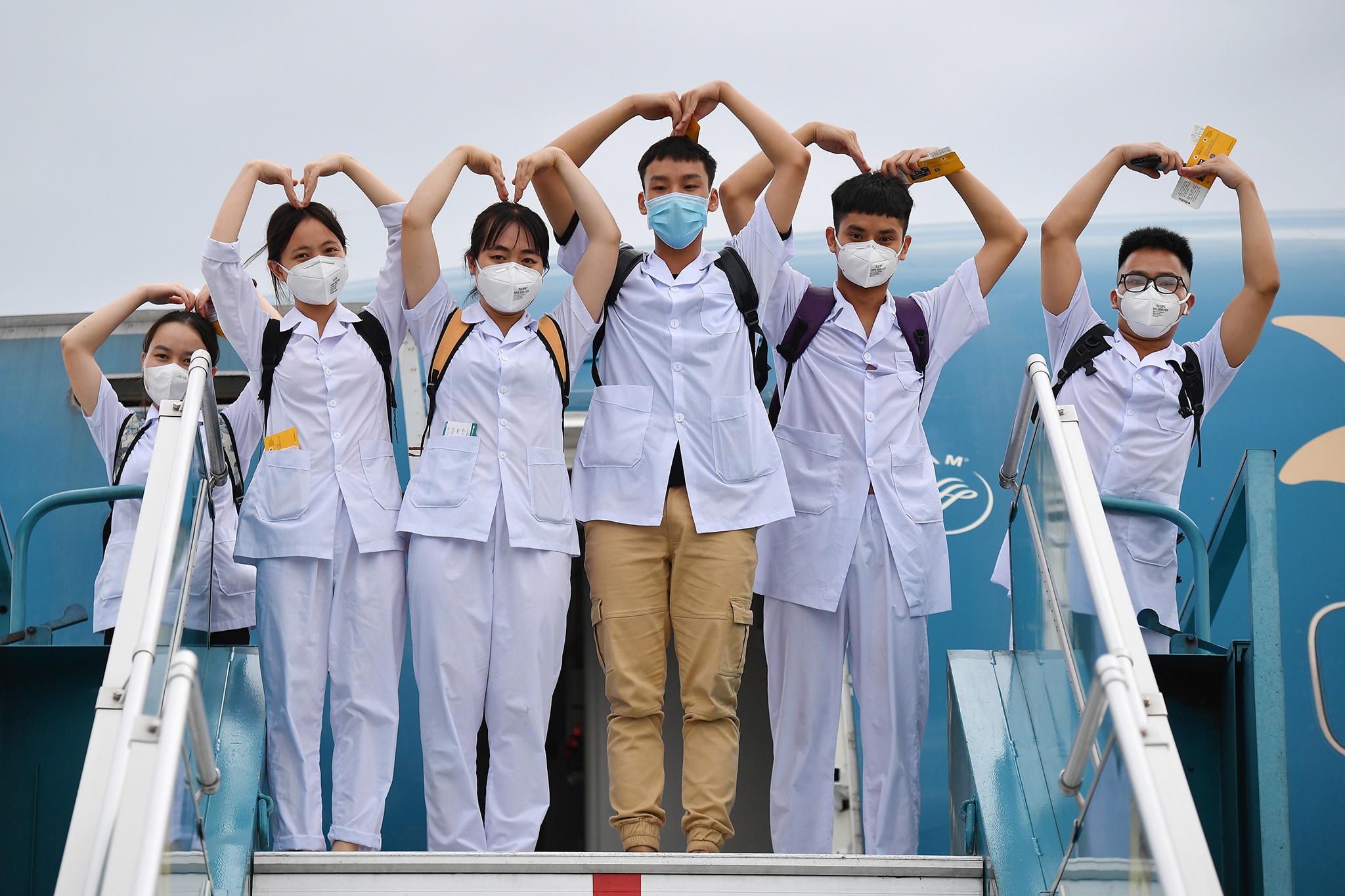 310 sinh vien o Hai Duong vao TP.HCM chong dich hinh anh