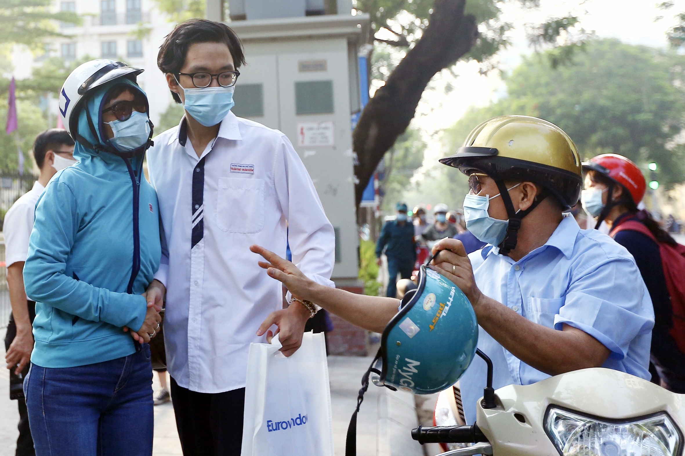 thi sinh ngay dau thi tot nghiep THPT 2021 anh 3