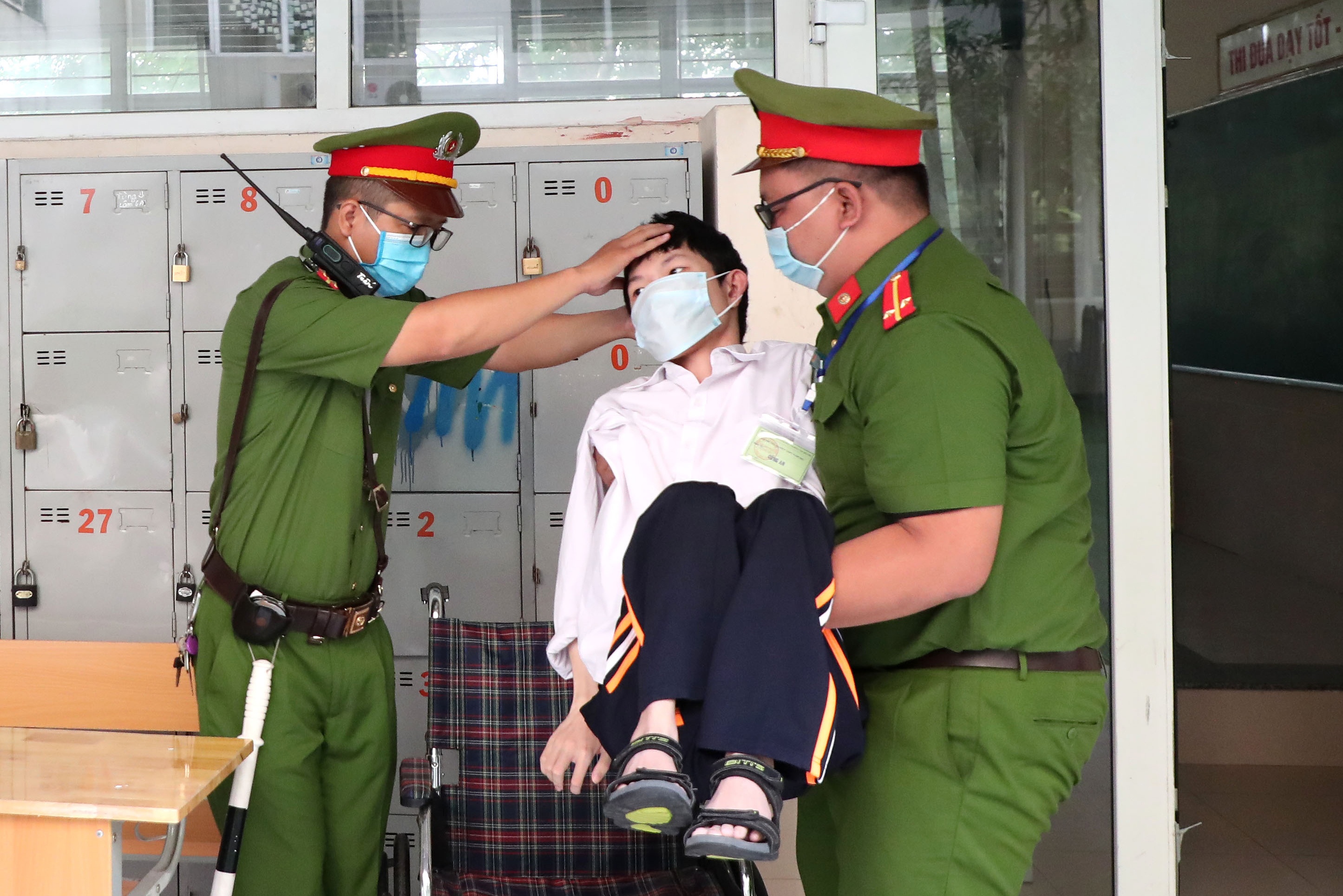 thi sinh ngay dau thi tot nghiep THPT 2021 anh 5